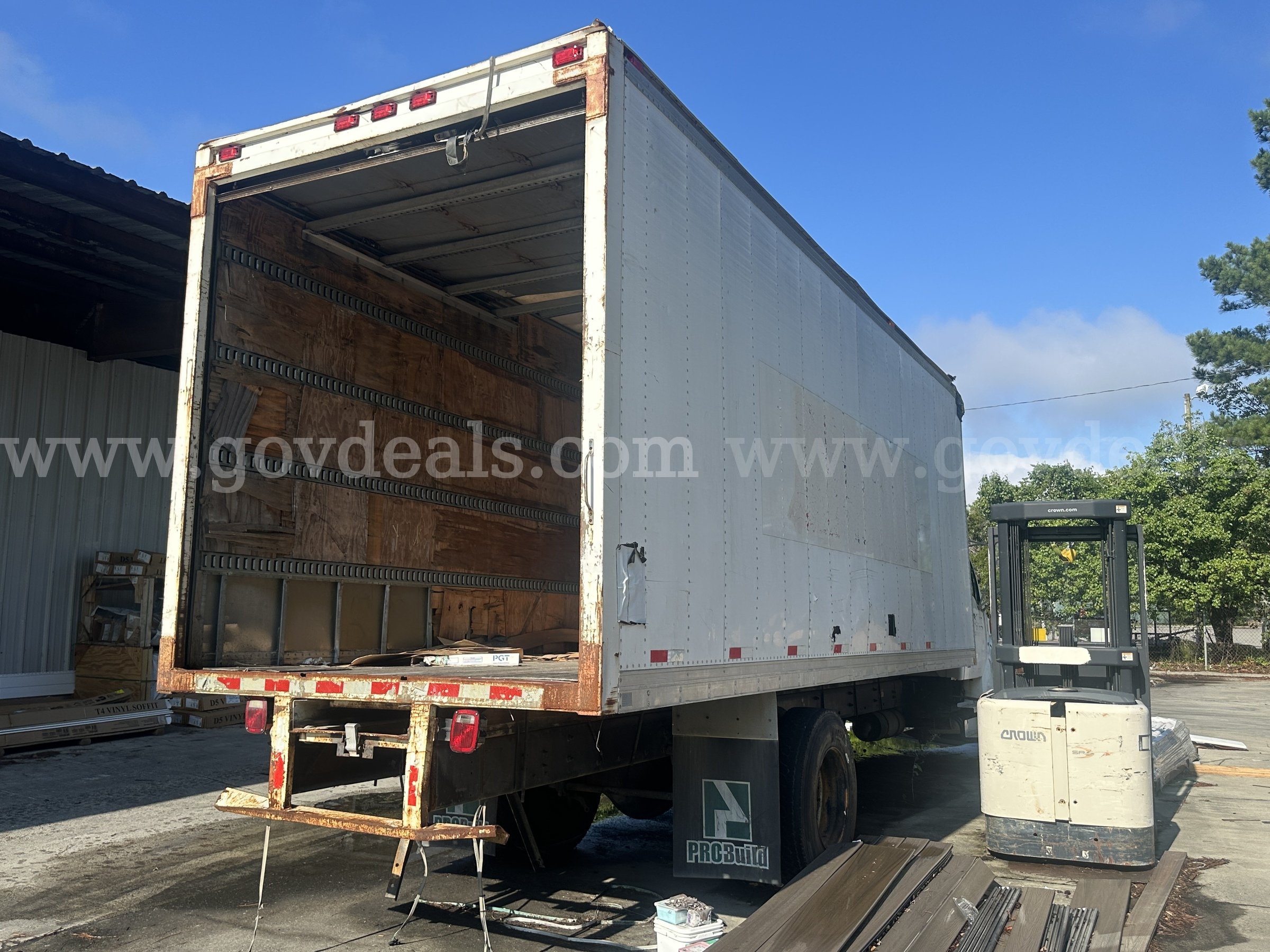 2005 Sterling Acterra S/A Box Truck-Inoperable Sterling Acterra Government Surplus Auction - Photo #3