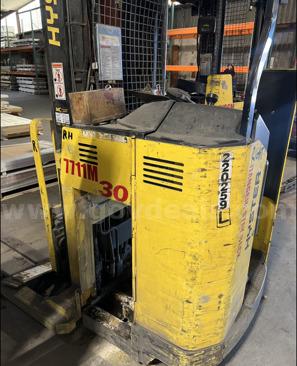 2005 Hyster H30XMR3 Narrow Aisle Order Picker-Inoperable