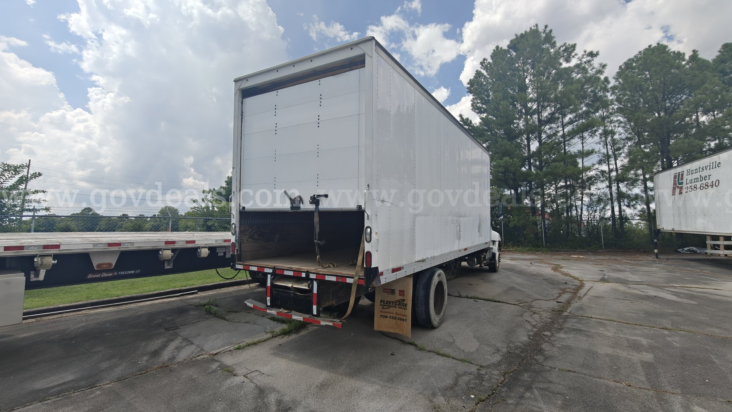 2015 Hino 259 S/A Box Truck-Inoperable Hino 259 Government Surplus Auction - Photo #3