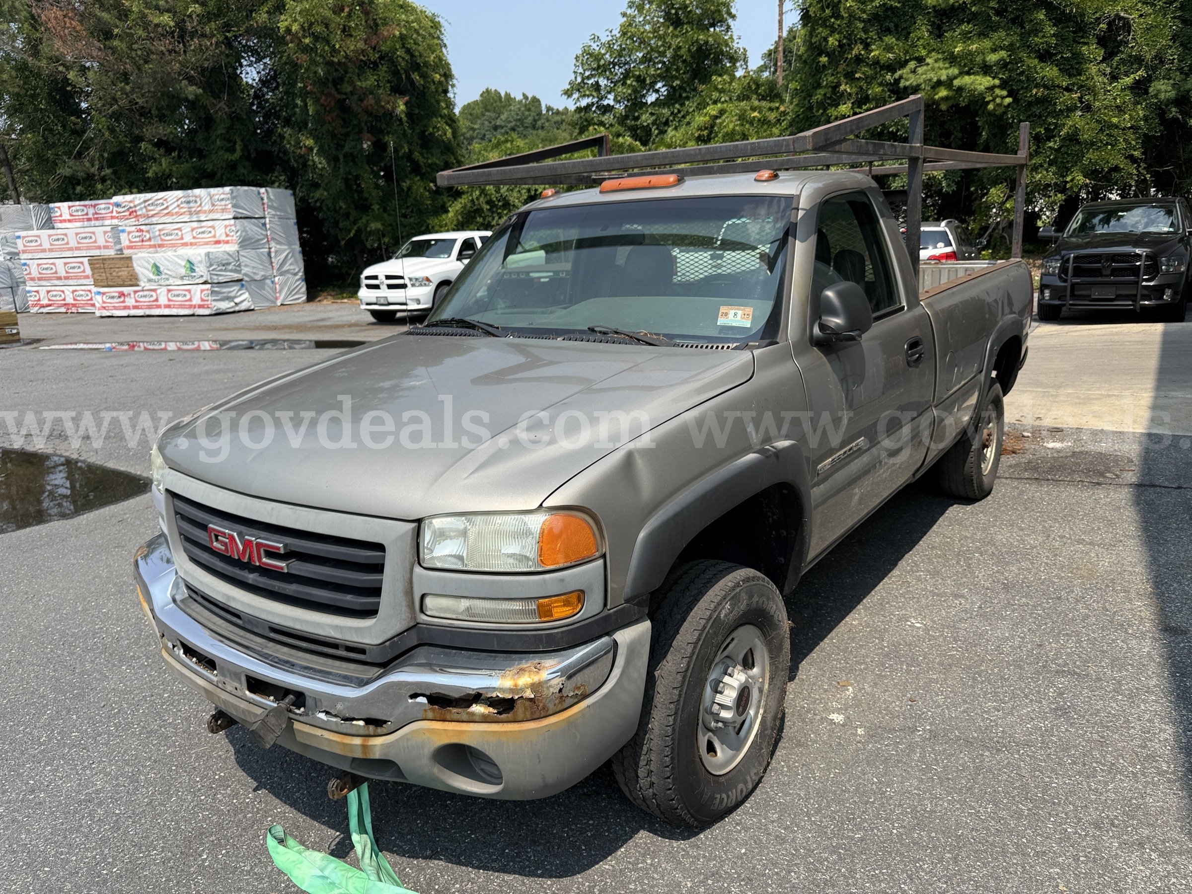 2003 GMC Sierra 2500 HD 4x4 Pickup-Inoperable GMC Sierra Government Surplus Auction - Primary Photo