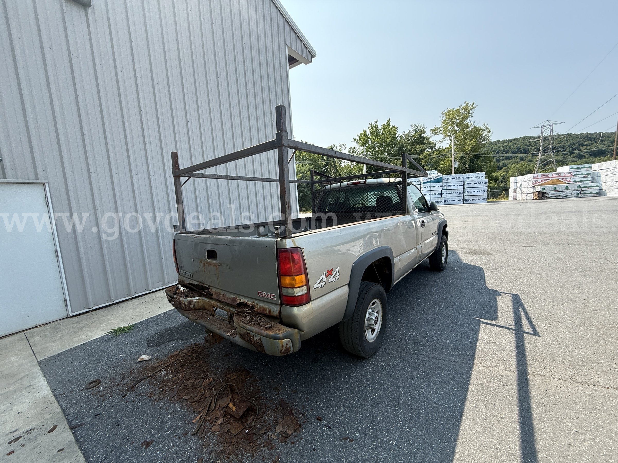2003 GMC Sierra 2500 HD 4x4 Pickup-Inoperable GMC Sierra Government Surplus Auction - Photo #3