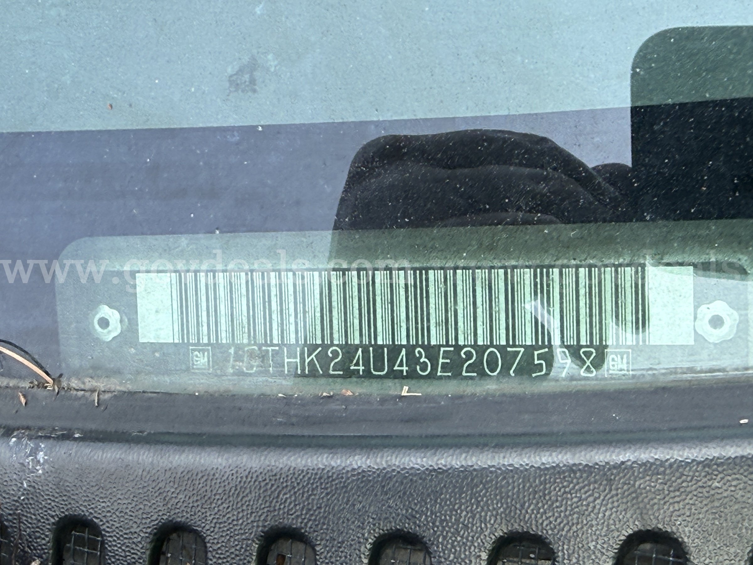 2003 GMC Sierra 2500 HD 4x4 Pickup-Inoperable GMC Sierra Government Surplus Auction - Photo #6