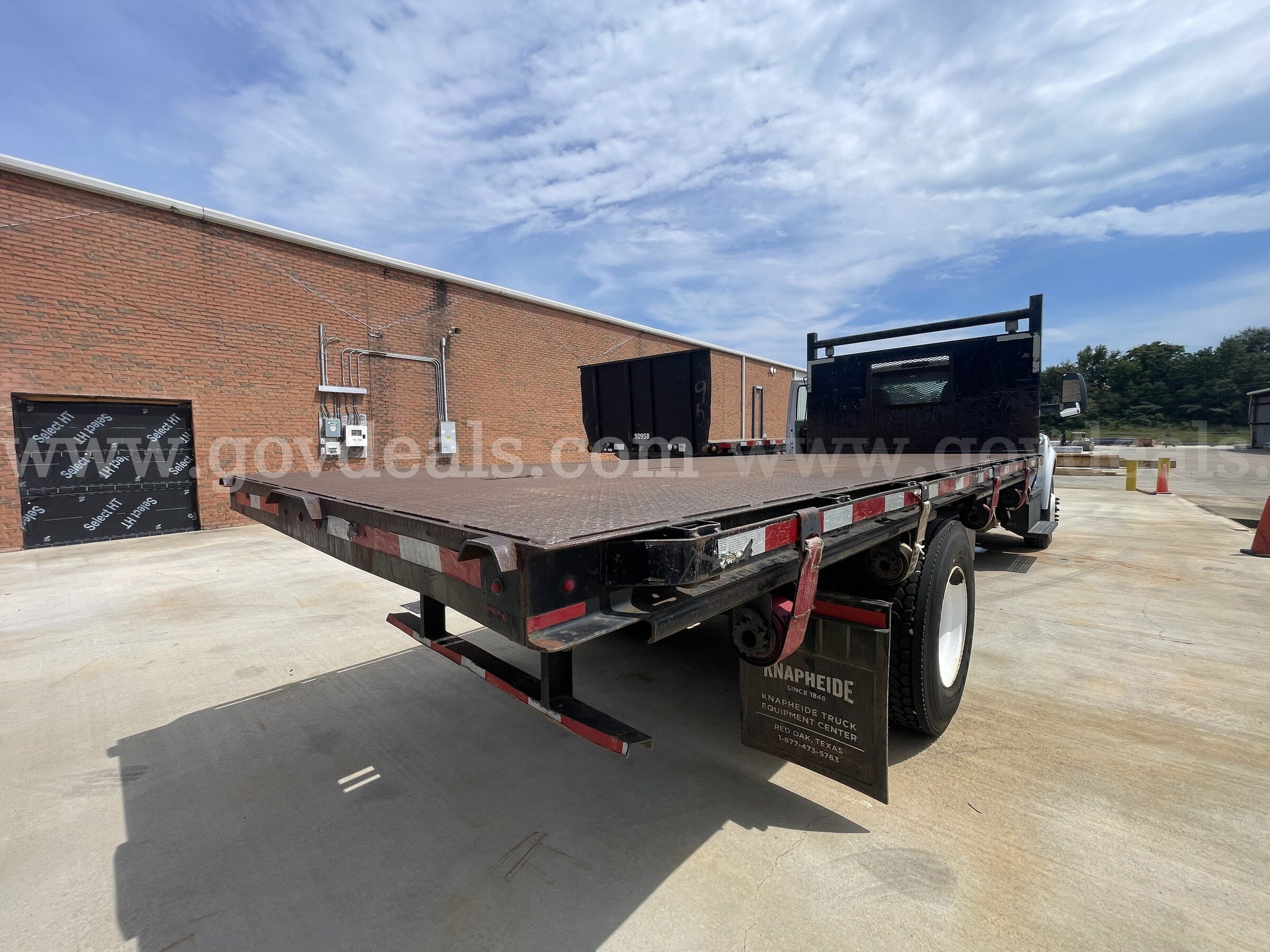 2017 Ford F-750 SD S/A Flatbed Dump Truck Ford 750 Government Surplus Auction - Photo #3