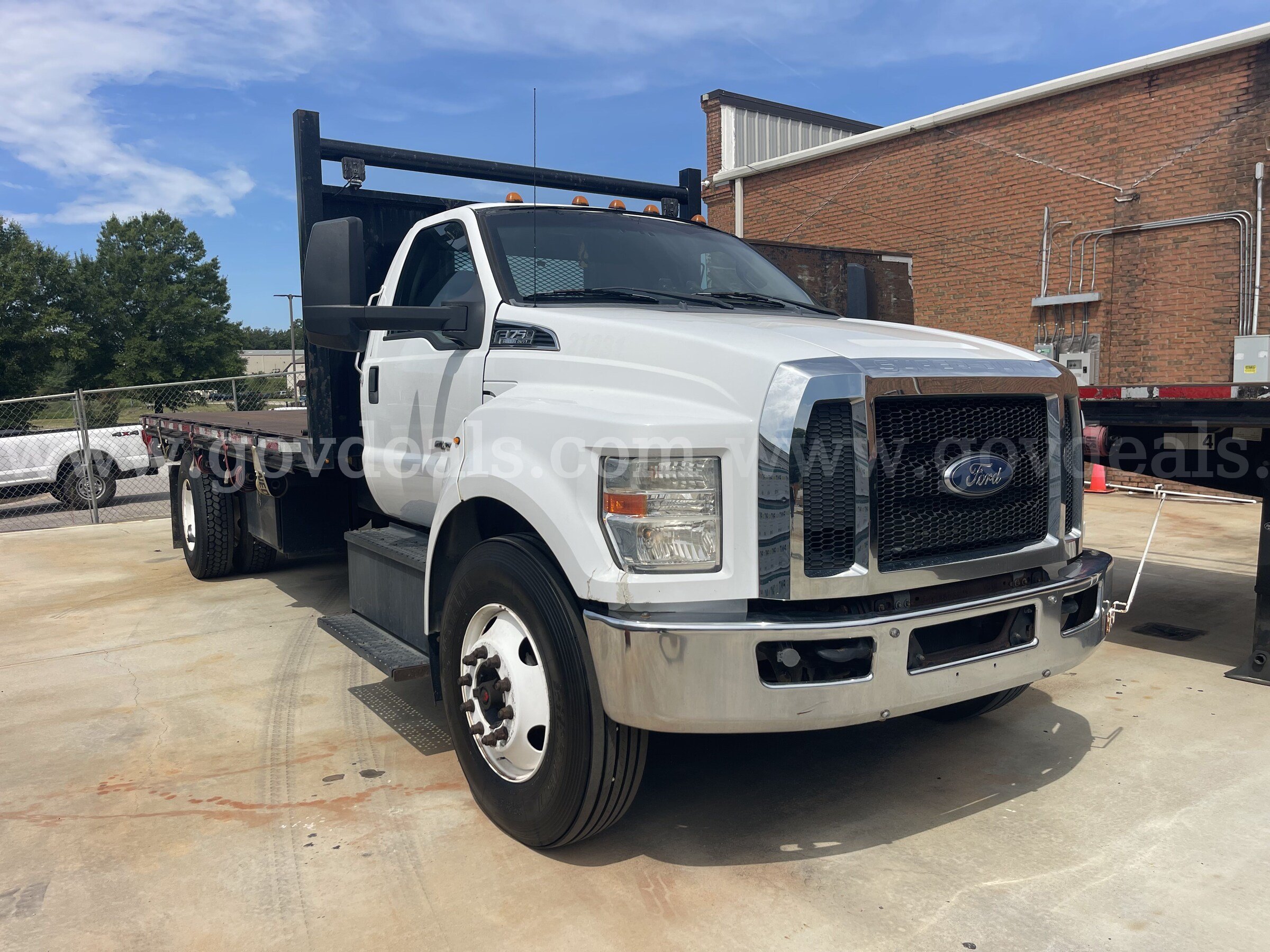 2017 Ford F-750 SD S/A Flatbed Dump Truck Ford 750 Government Surplus Auction - Photo #4