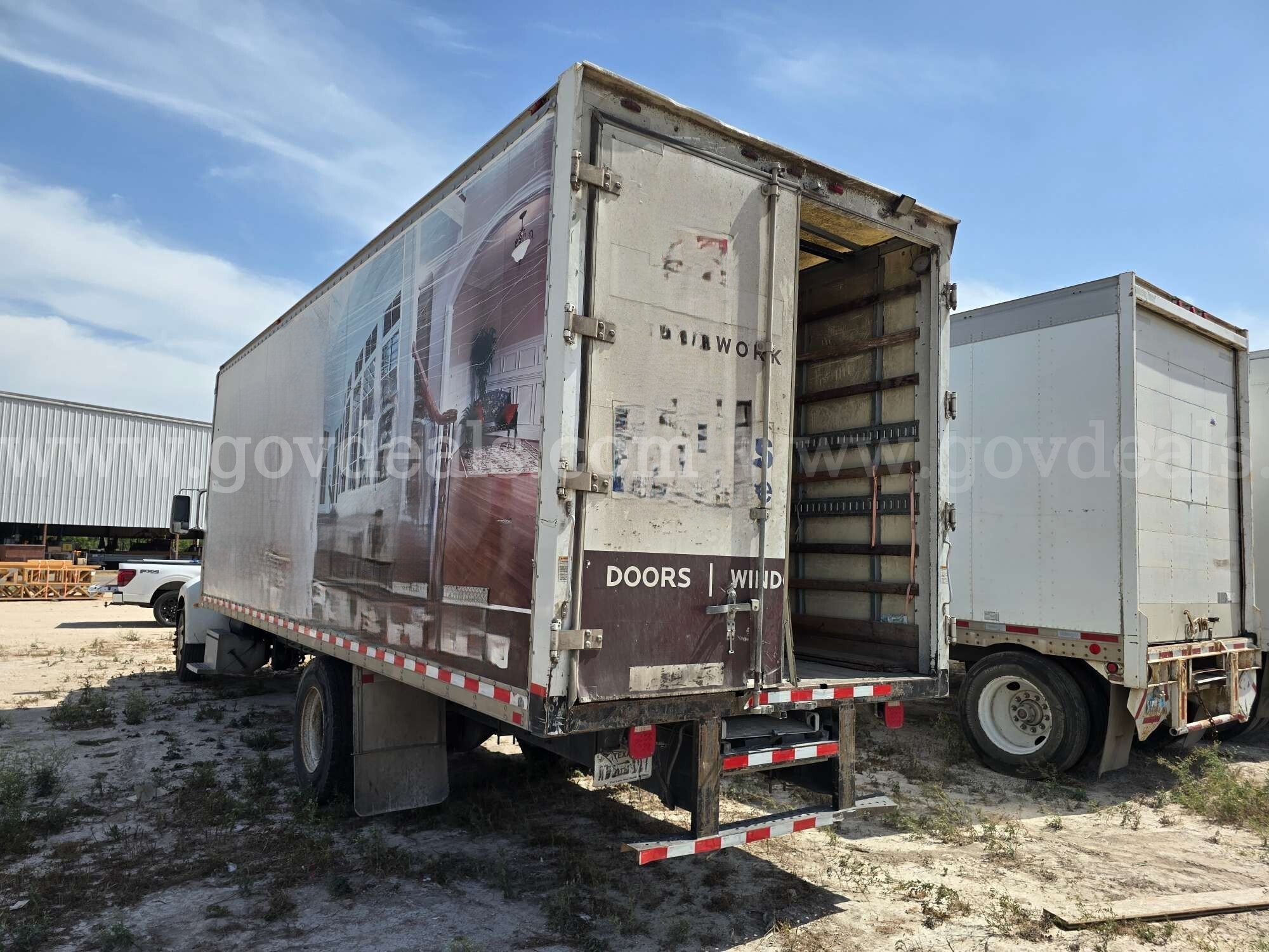 2014 Peterbilt 337 S/A Box Truck Peterbilt 337 Government Surplus Auction - Photo #2