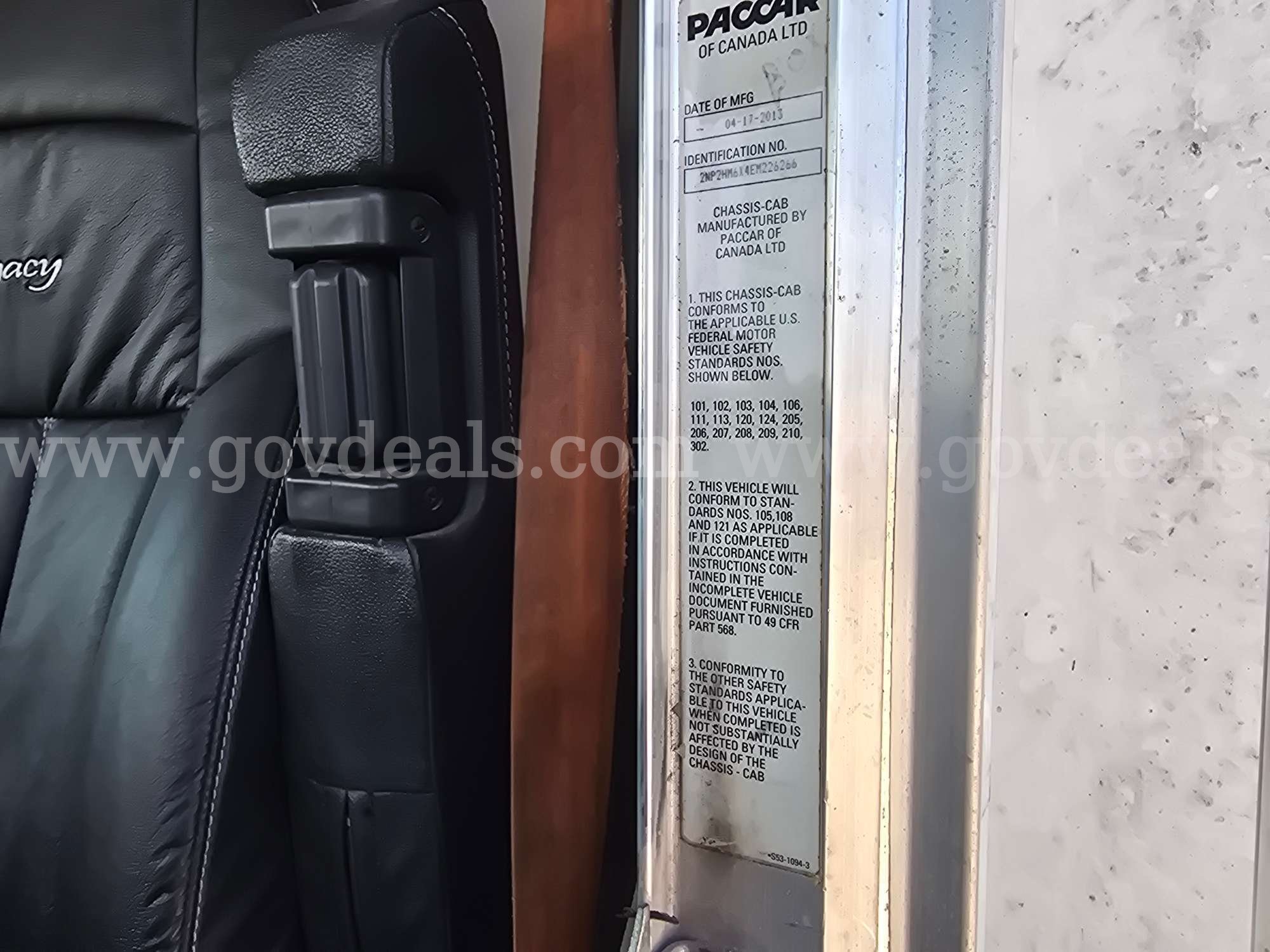 2014 Peterbilt 337 S/A Box Truck Peterbilt 337 Government Surplus Auction - Photo #6