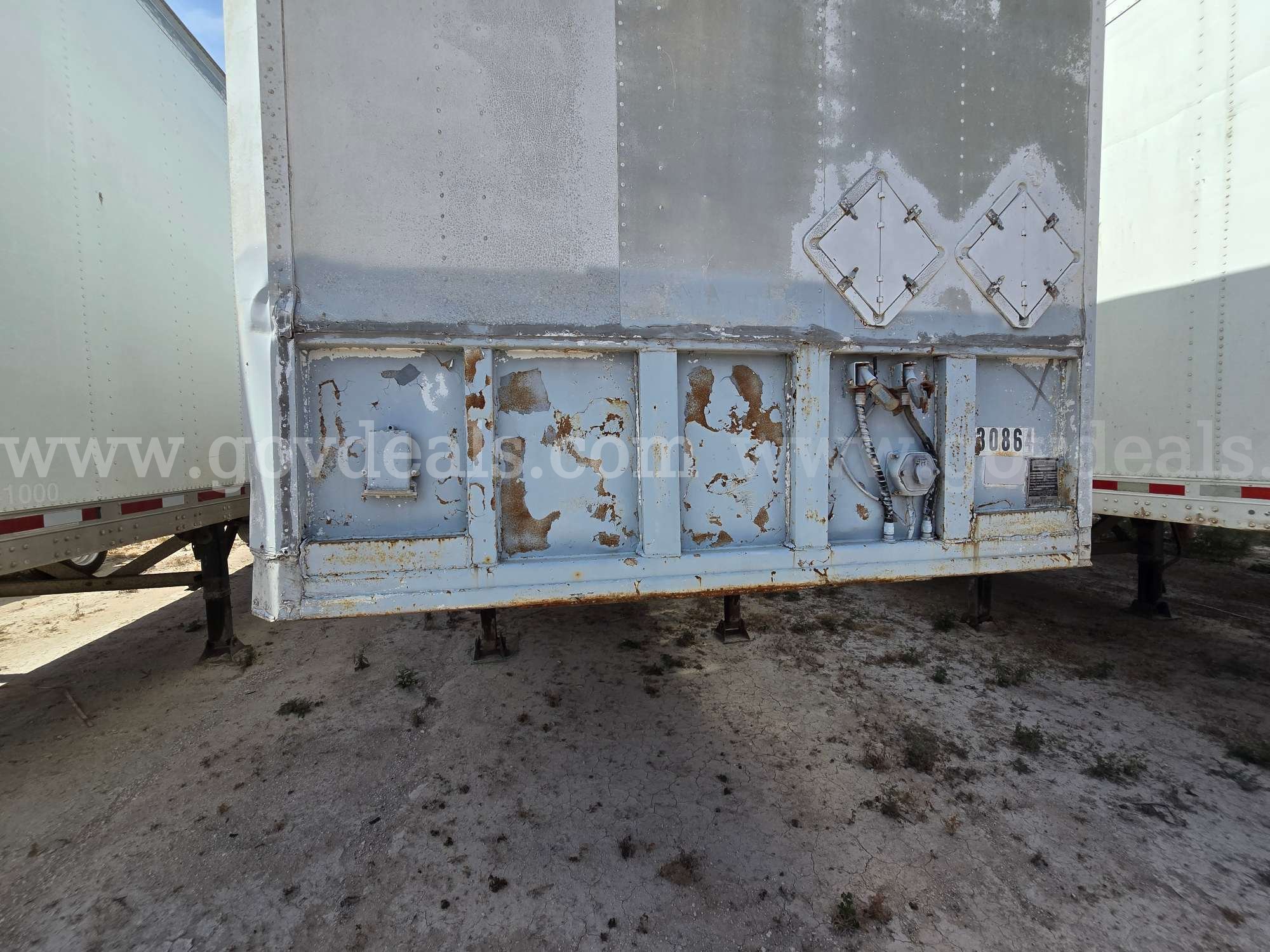 1988 Monon MA3-15-SA-28W S/A Van Trailer Monon MA3-15-SA-28W Government Surplus Auction - Photo #6