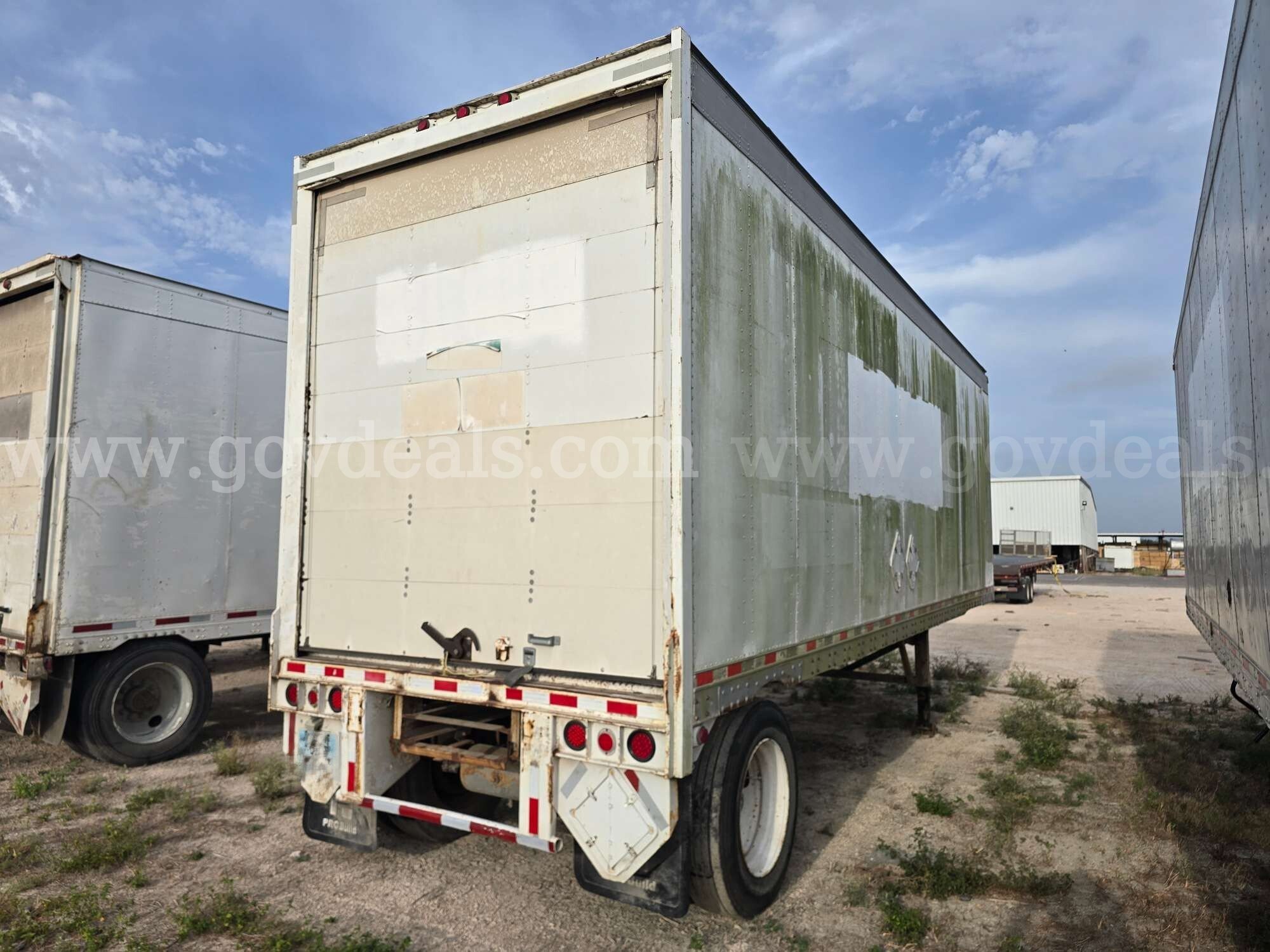 1988 Monon A3-15-SA-28W S/A Van Trailer Monon A3-15-SA-28W Government Surplus Auction - Photo #3