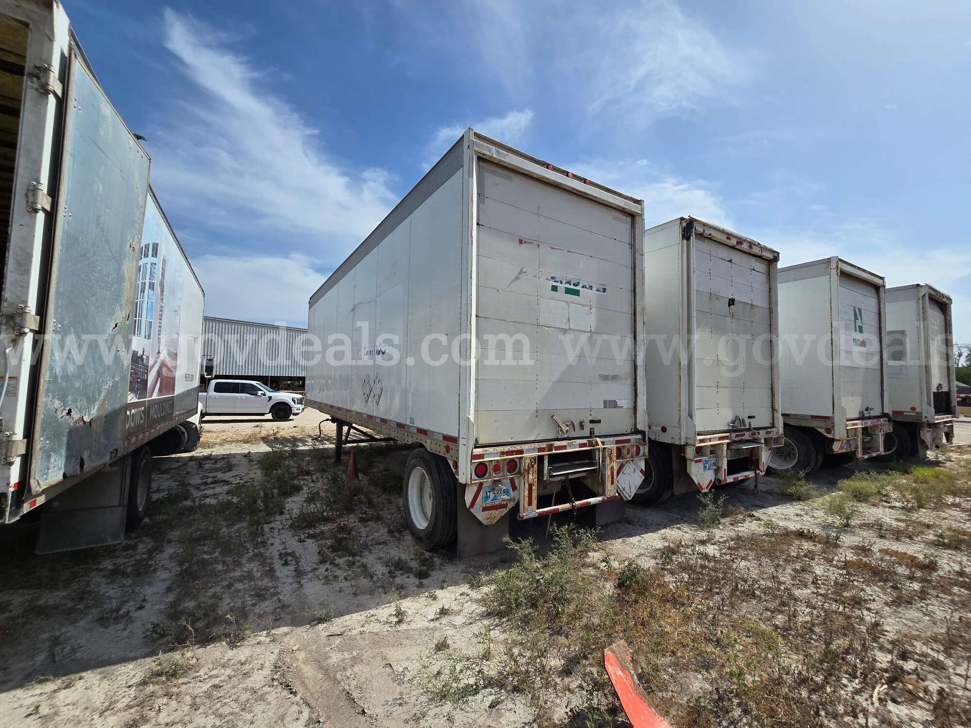 1988 Monon MA3-15-ST-28W S/A Van Trailer Monon MA3-15-ST-28W Government Surplus Auction - Photo #2