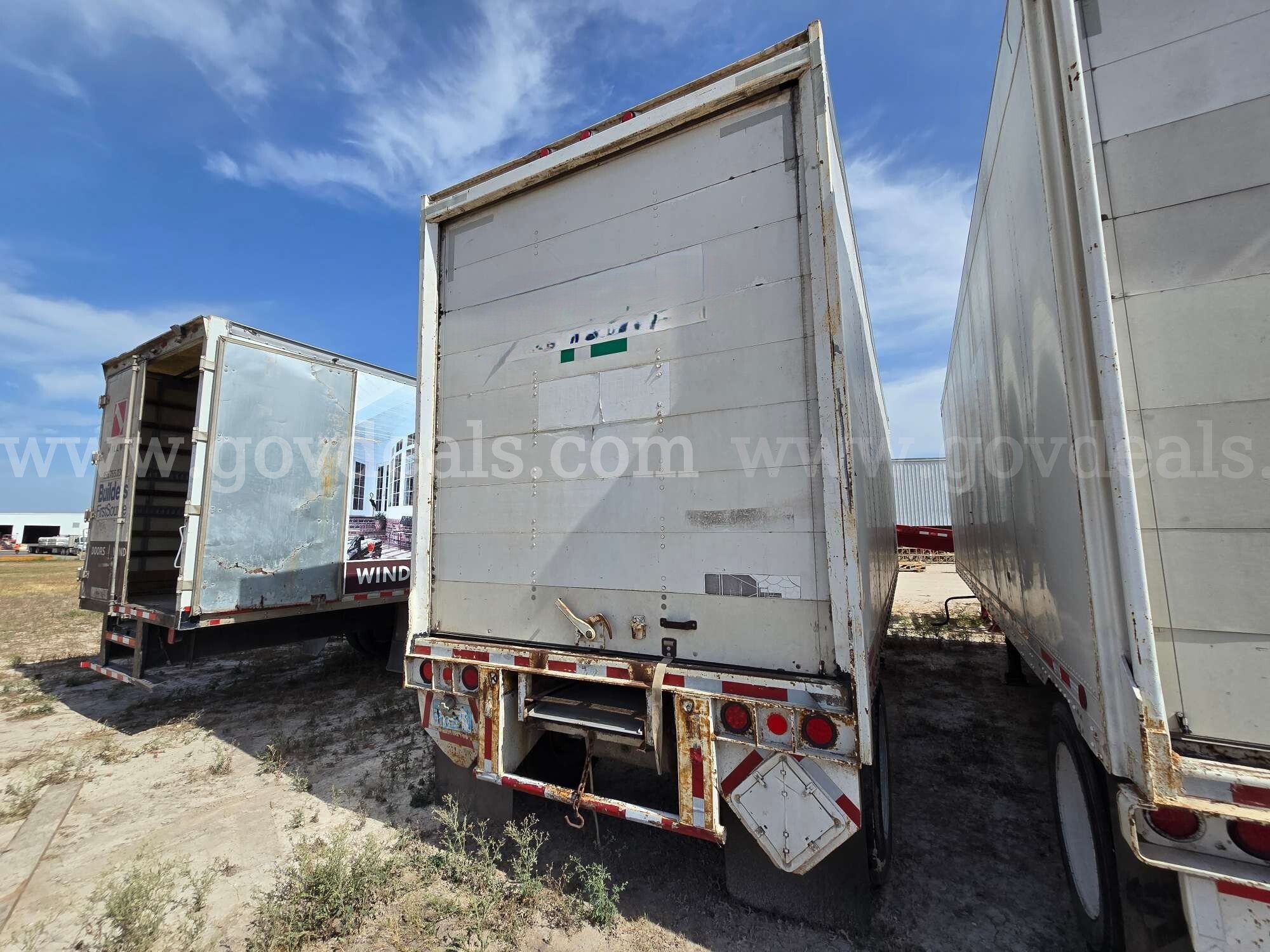 1988 Monon MA3-15-ST-28W S/A Van Trailer Monon MA3-15-ST-28W Government Surplus Auction - Photo #3