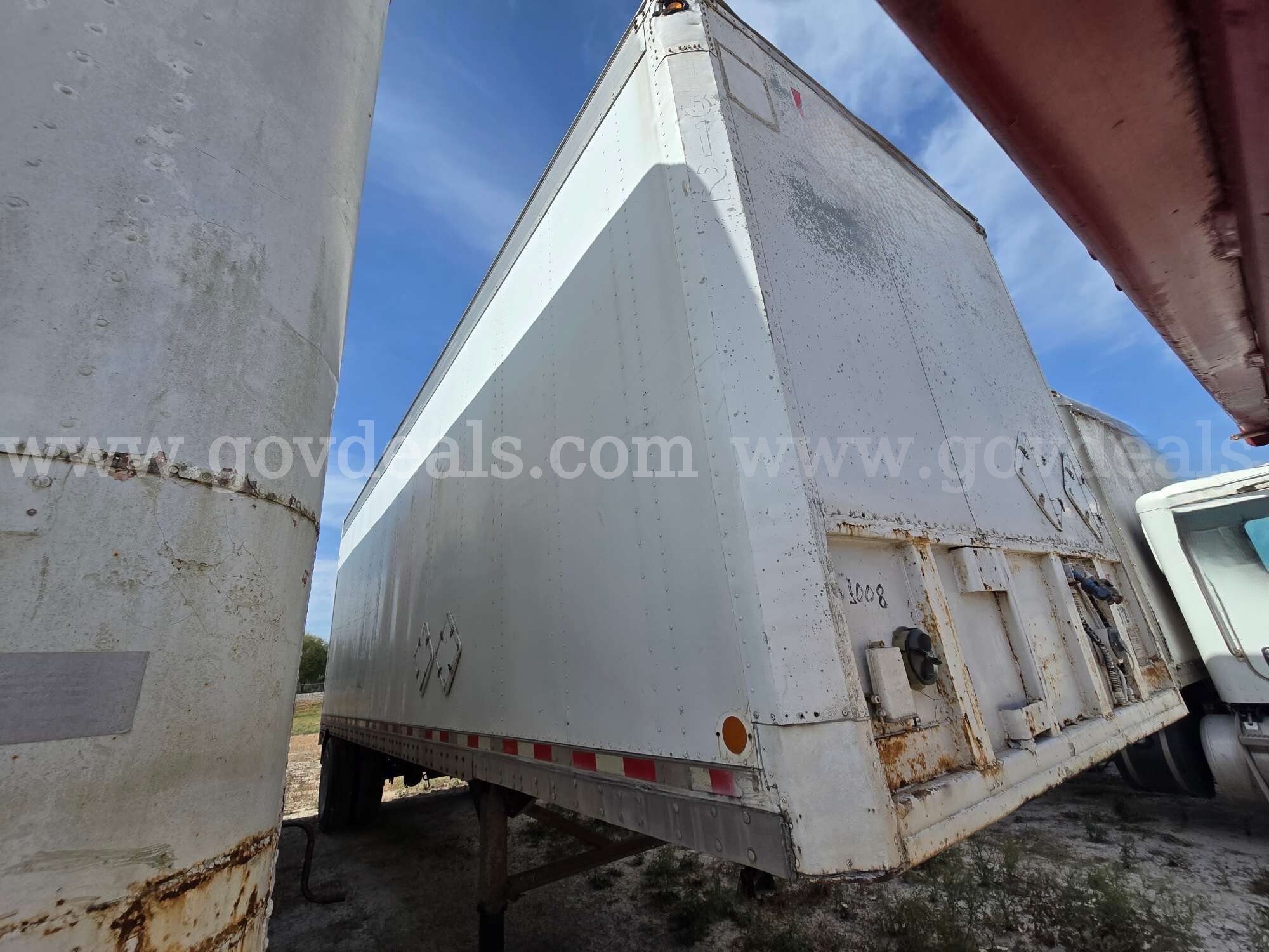 1988 Monon MA3-15-ST-28W S/A Van Trailer Monon MA3-15-ST-28W Government Surplus Auction - Photo #4