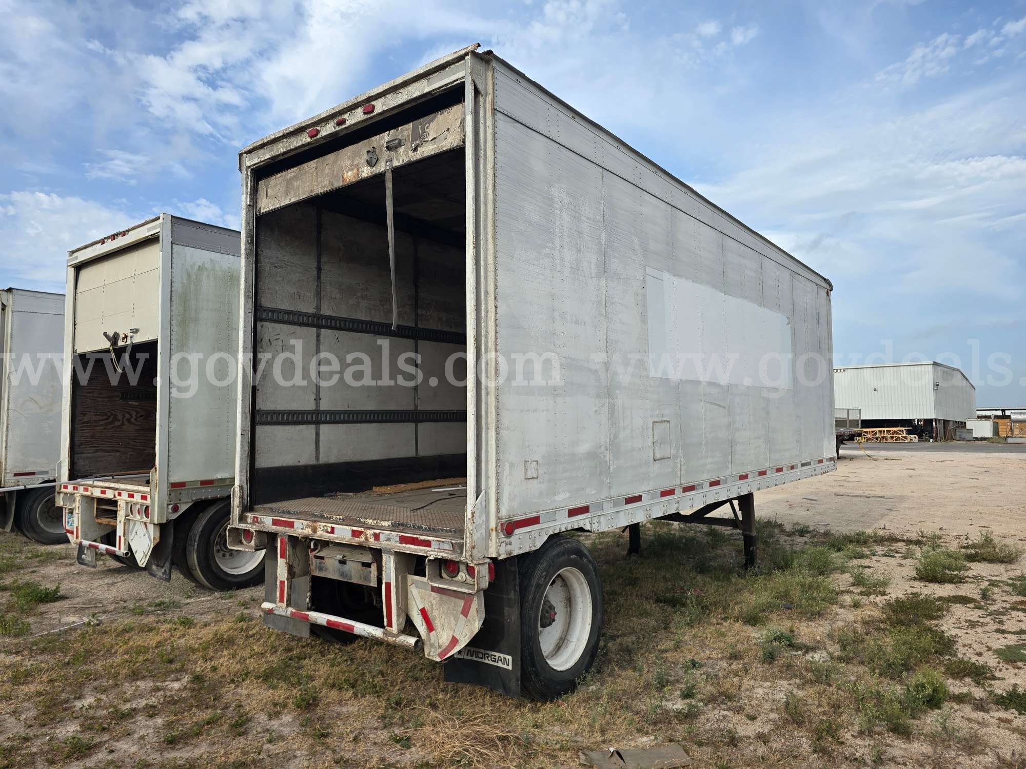 1985 Fruehauf S/A Van Trailer Fruehauf  Government Surplus Auction - Photo #3