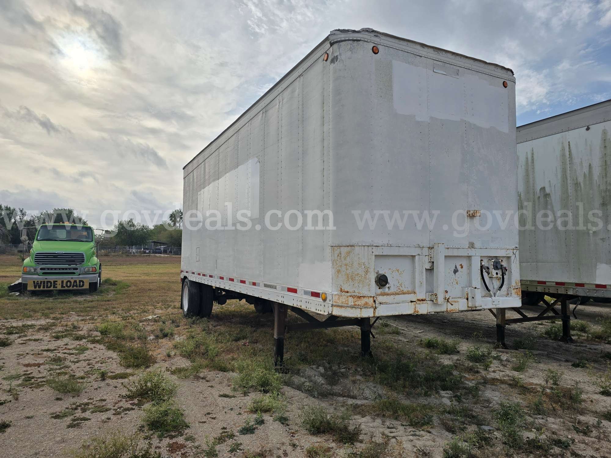 1985 Fruehauf S/A Van Trailer Fruehauf  Government Surplus Auction - Photo #4