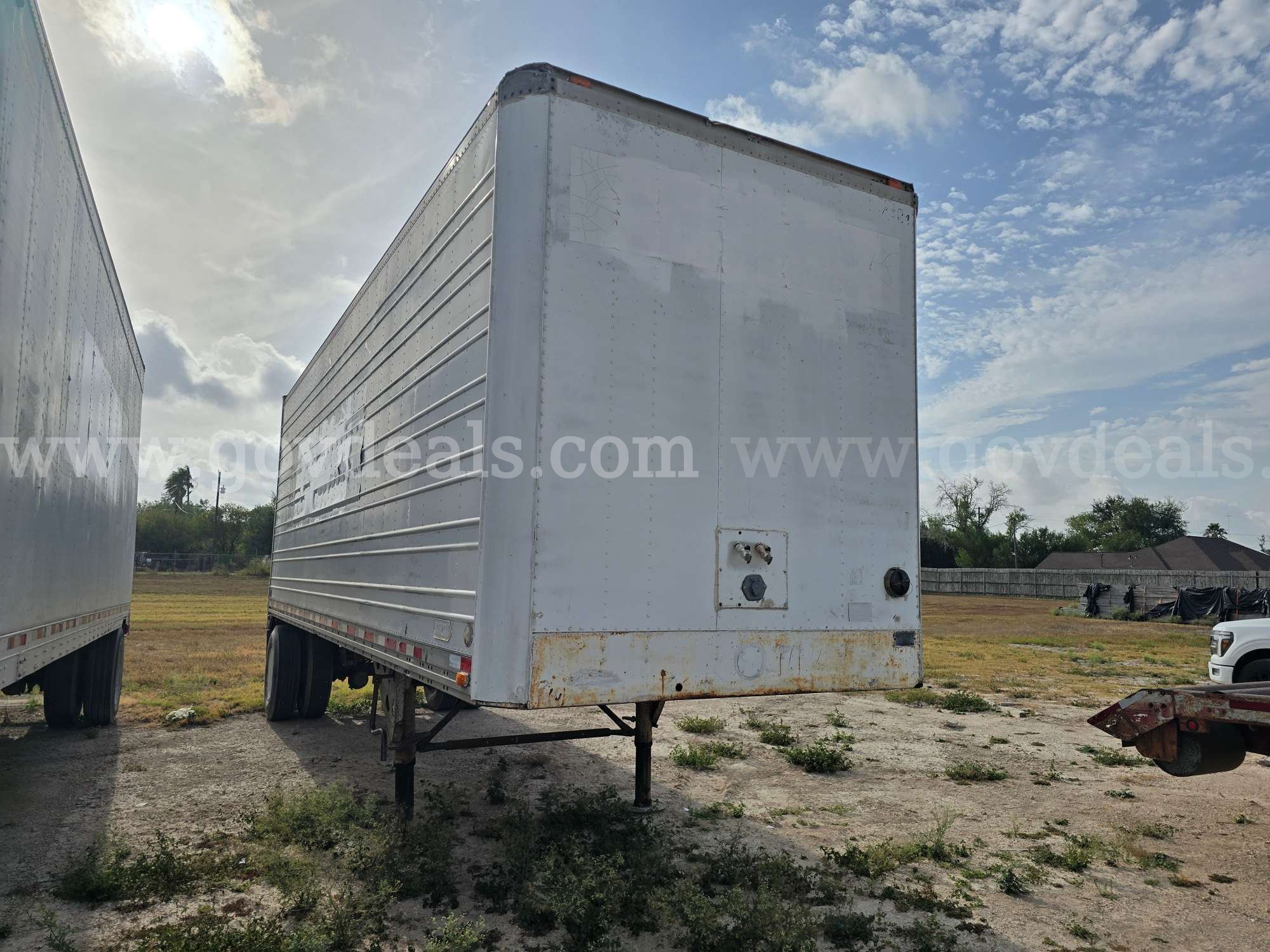 1985 Utility VS1DS S/A Van Trailer Utility VS1DS Government Surplus Auction - Photo #4