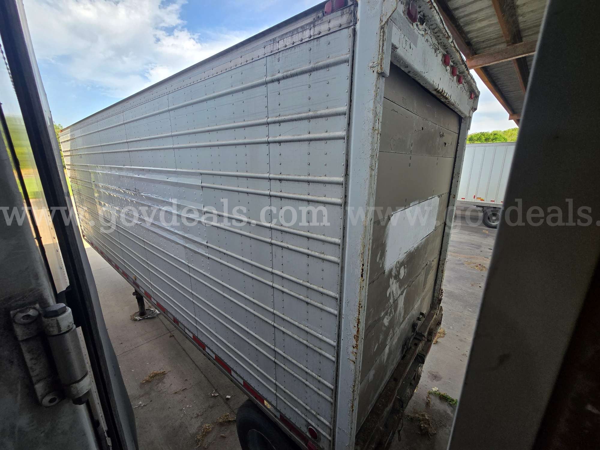 1979 Utility VS1DS S/A Van Trailer Utility VS1DS Government Surplus Auction - Photo #2