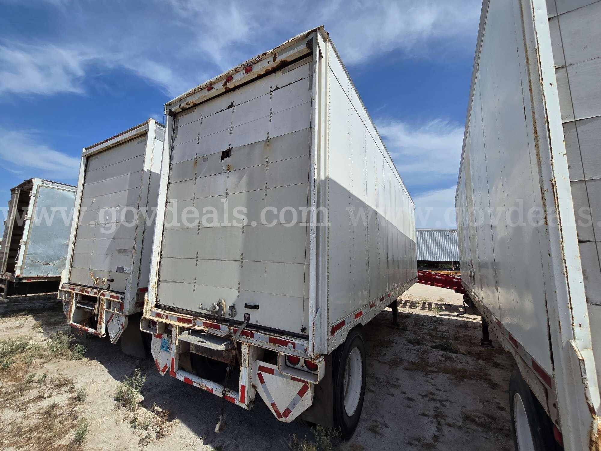 1985 Fruehauf FBB9-FL1-28-W7.5 S/A Van Trailer Fruehauf FBB9-FL1-28-W7.5 Government Surplus Auction - Photo #3