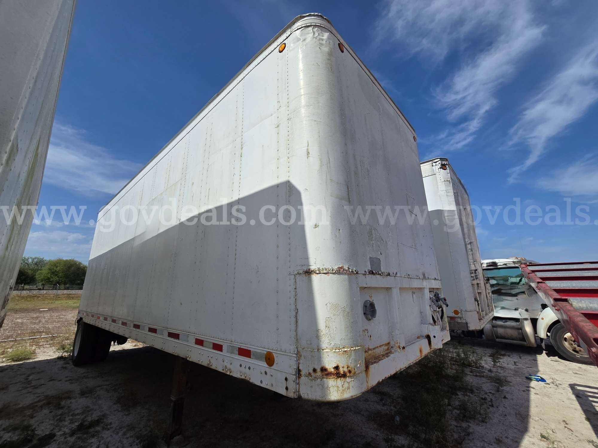 1985 Fruehauf FBB9-FL1-28-W7.5 S/A Van Trailer Fruehauf FBB9-FL1-28-W7.5 Government Surplus Auction - Photo #4