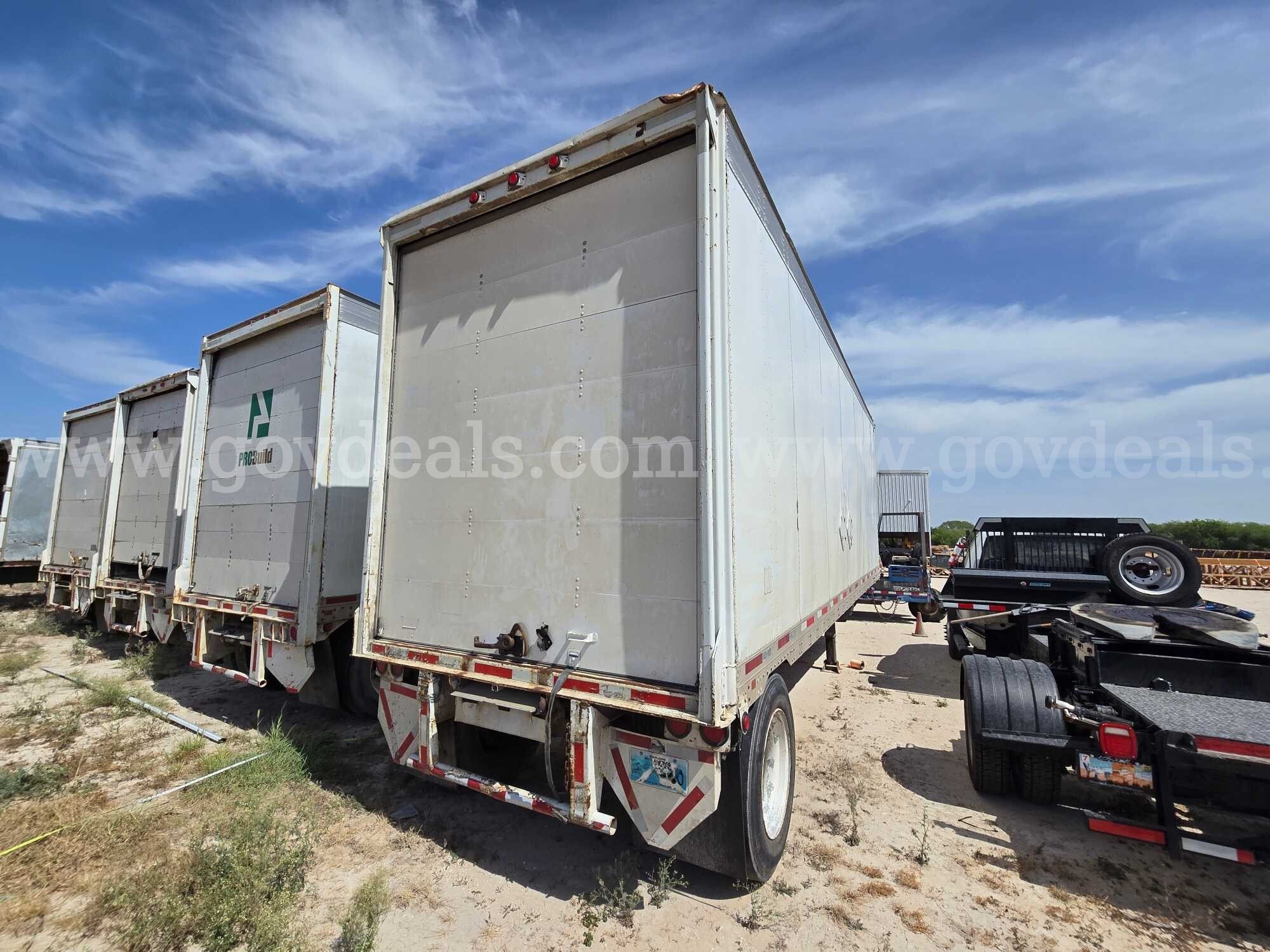 1984 Fruehauf FPB9FL128W7.5 S/A Van Trailer Fruehauf FPB9FL128W7.5 Government Surplus Auction - Photo #3