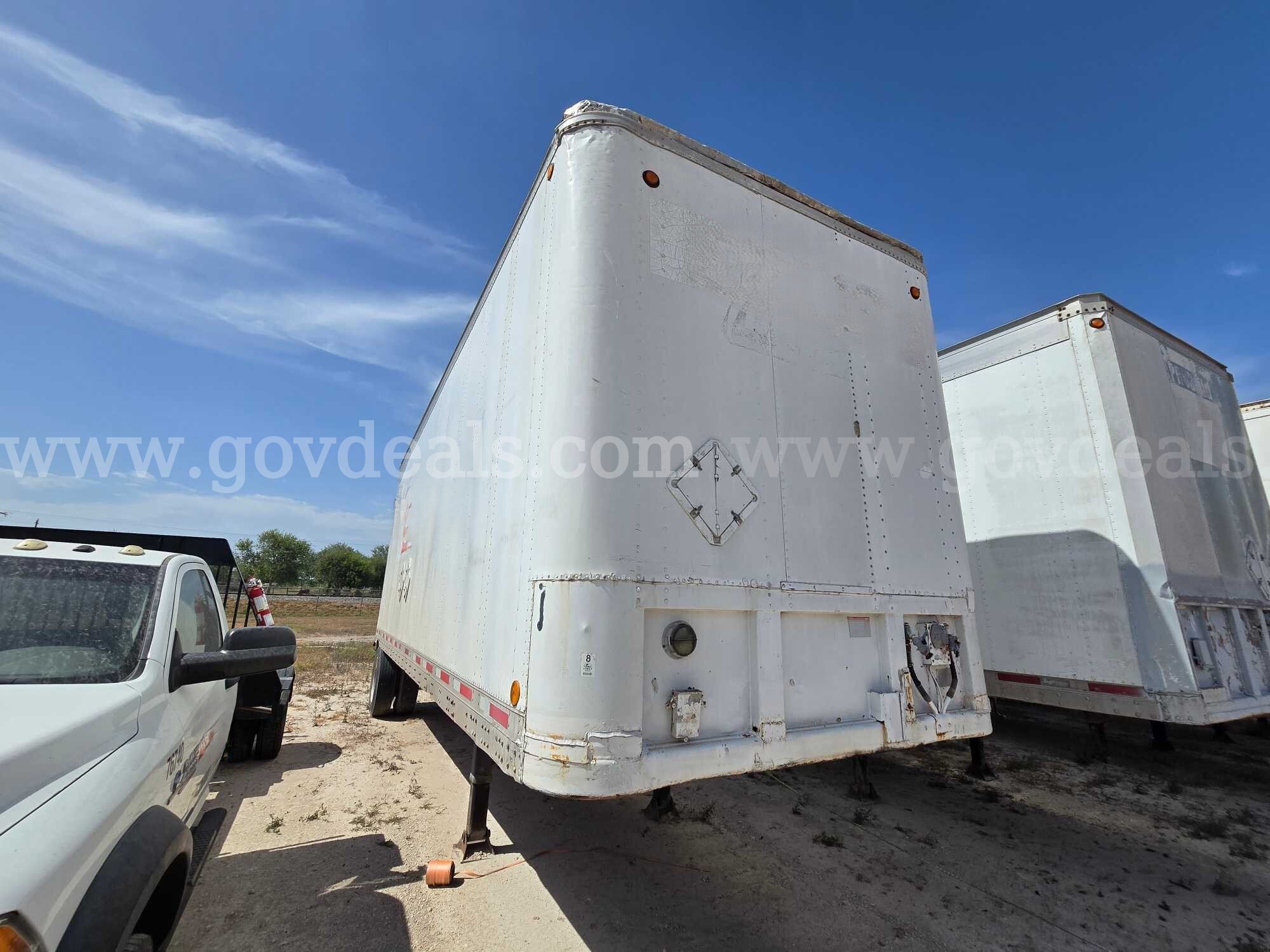 1984 Fruehauf FPB9FL128W7.5 S/A Van Trailer Fruehauf FPB9FL128W7.5 Government Surplus Auction - Photo #4