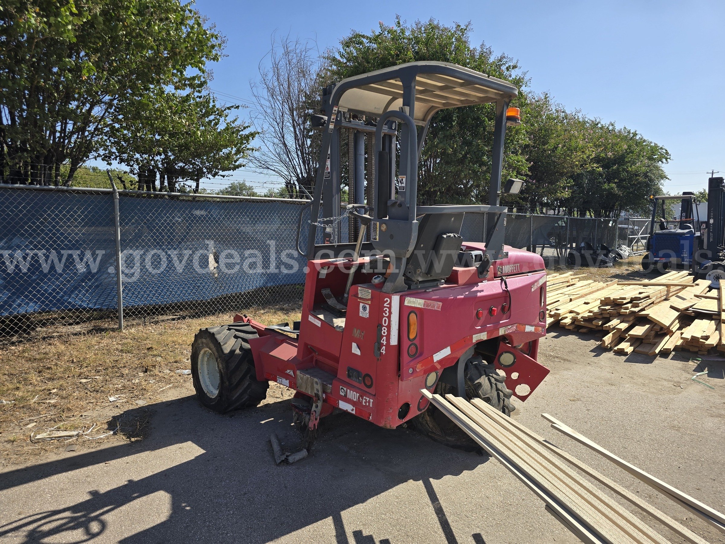 2011 Moffett M55 Truck Mounted Forklift-Inoperable Moffett M55 Government Surplus Auction - Photo #2