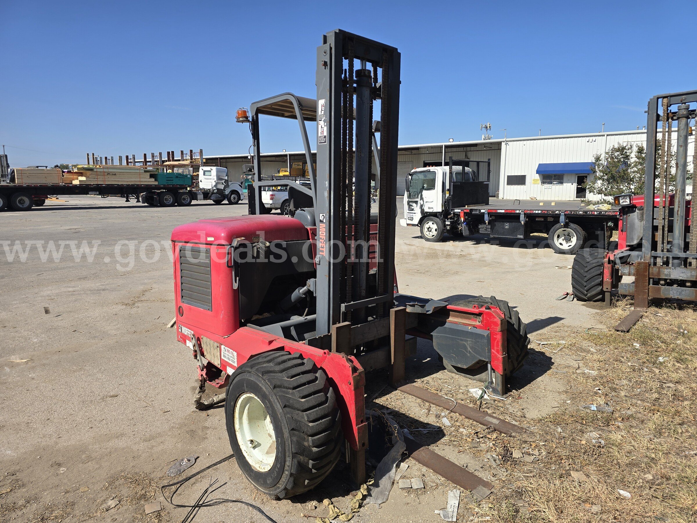 2011 Moffett M55 Truck Mounted Forklift-Inoperable Moffett M55 Government Surplus Auction - Photo #4