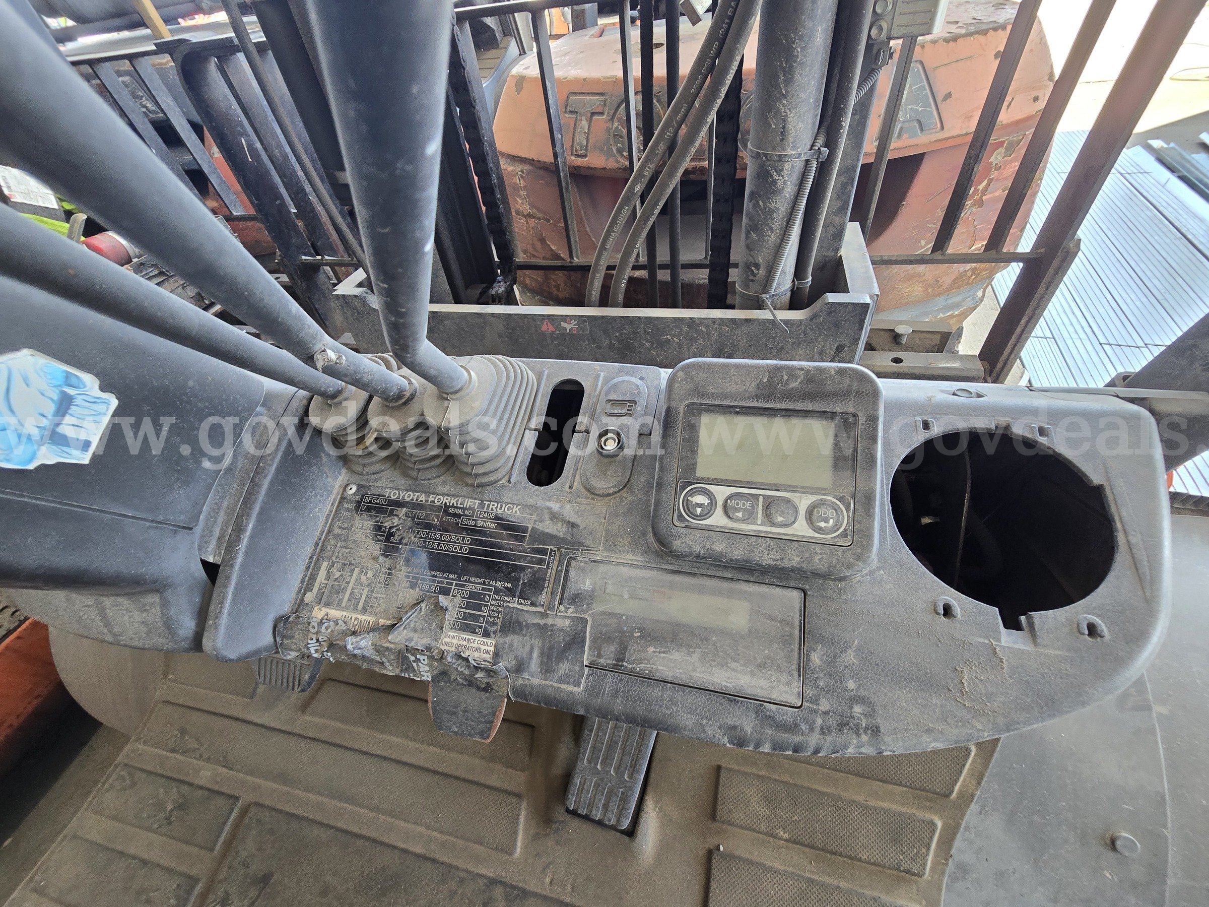 2017 Toyota 8FG40U Pneumatic Tire Forklift-Inoperable Toyota 8FG40U Government Surplus Auction - Photo #6
