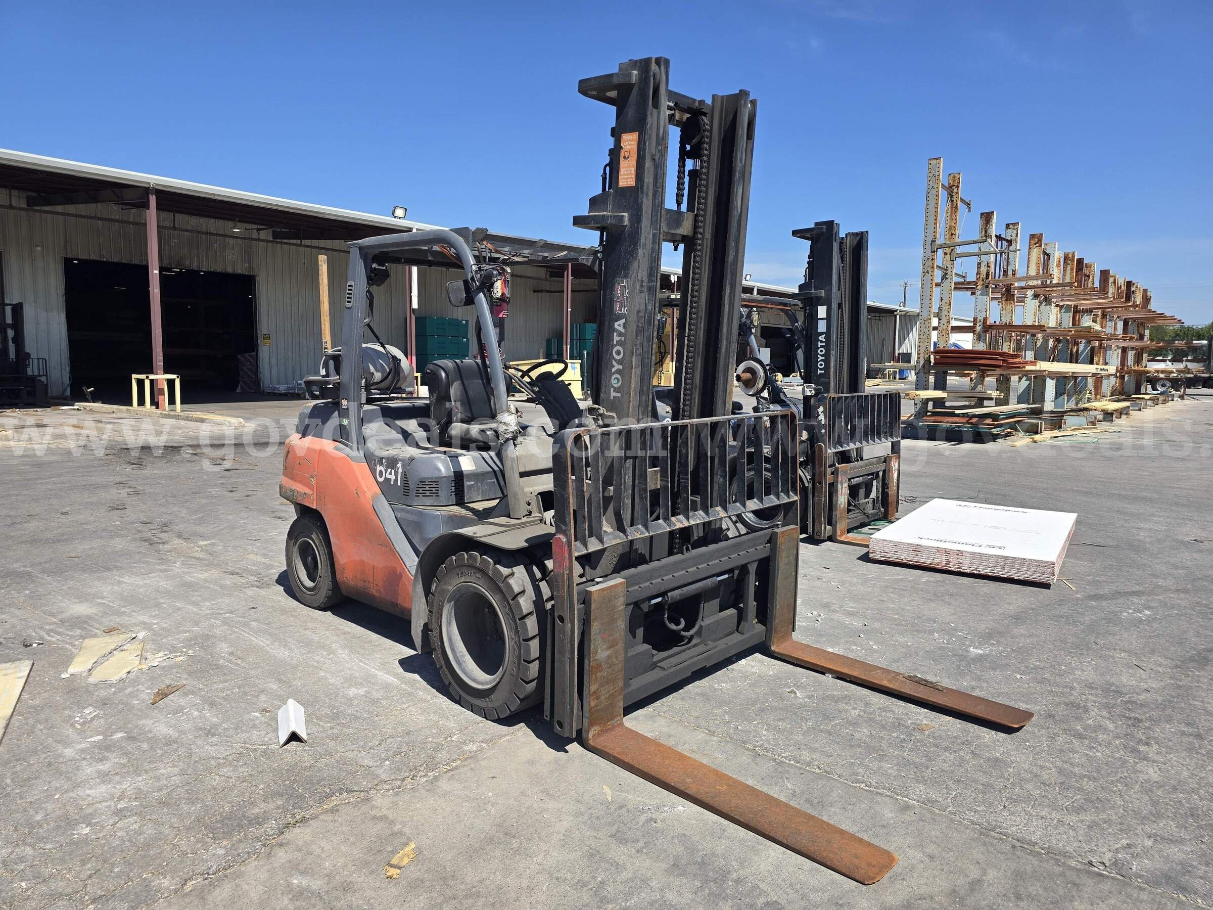 2017 Toyota 8FG40U Pneumatic Tire Forklift Toyota 8FG40U Government Surplus Auction - Photo #4