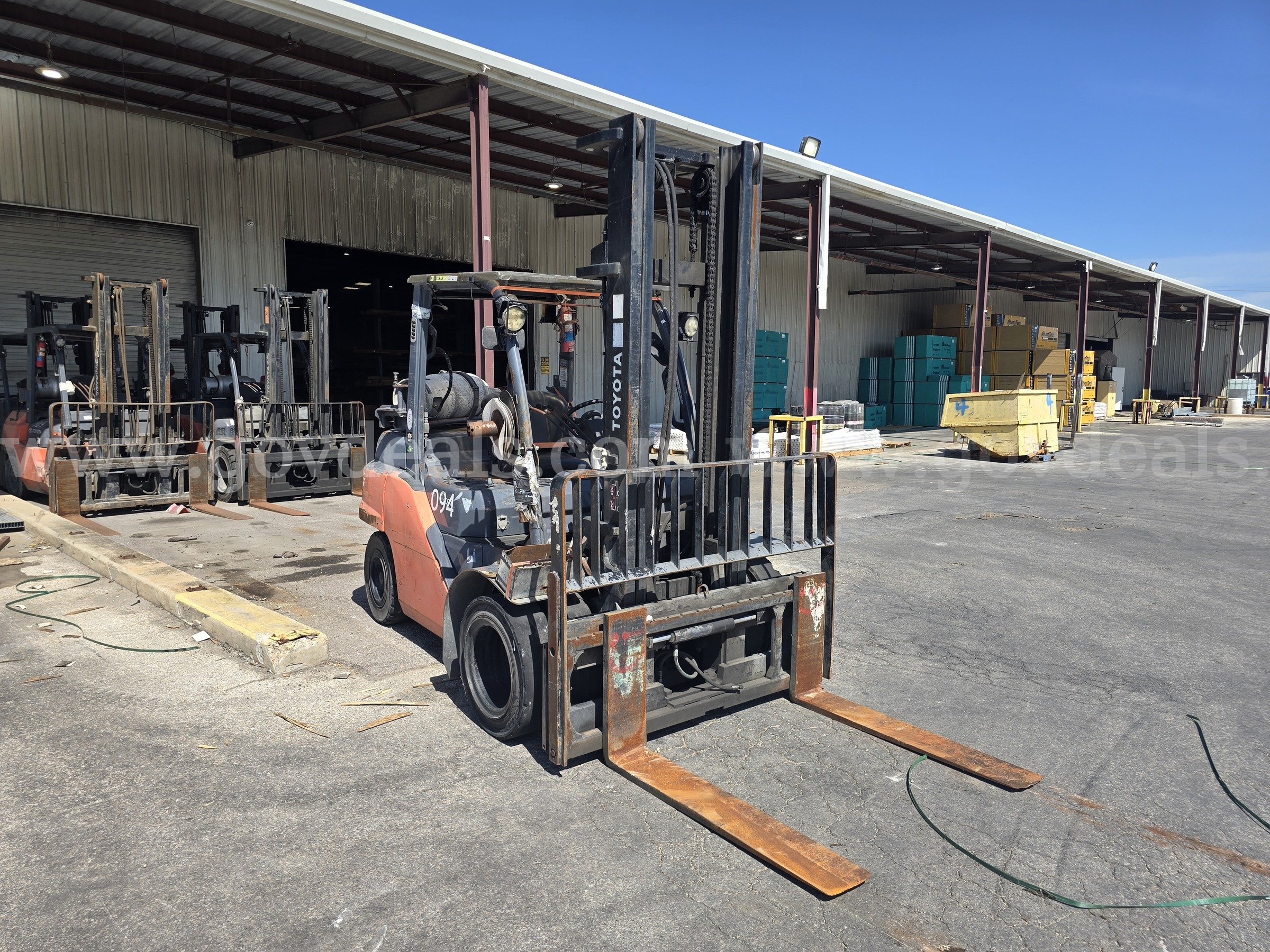 2014 Toyota 8FG35U Pneumatic Tire Forklift-Inoperable Toyota 8FG35U Government Surplus Auction - Photo #4
