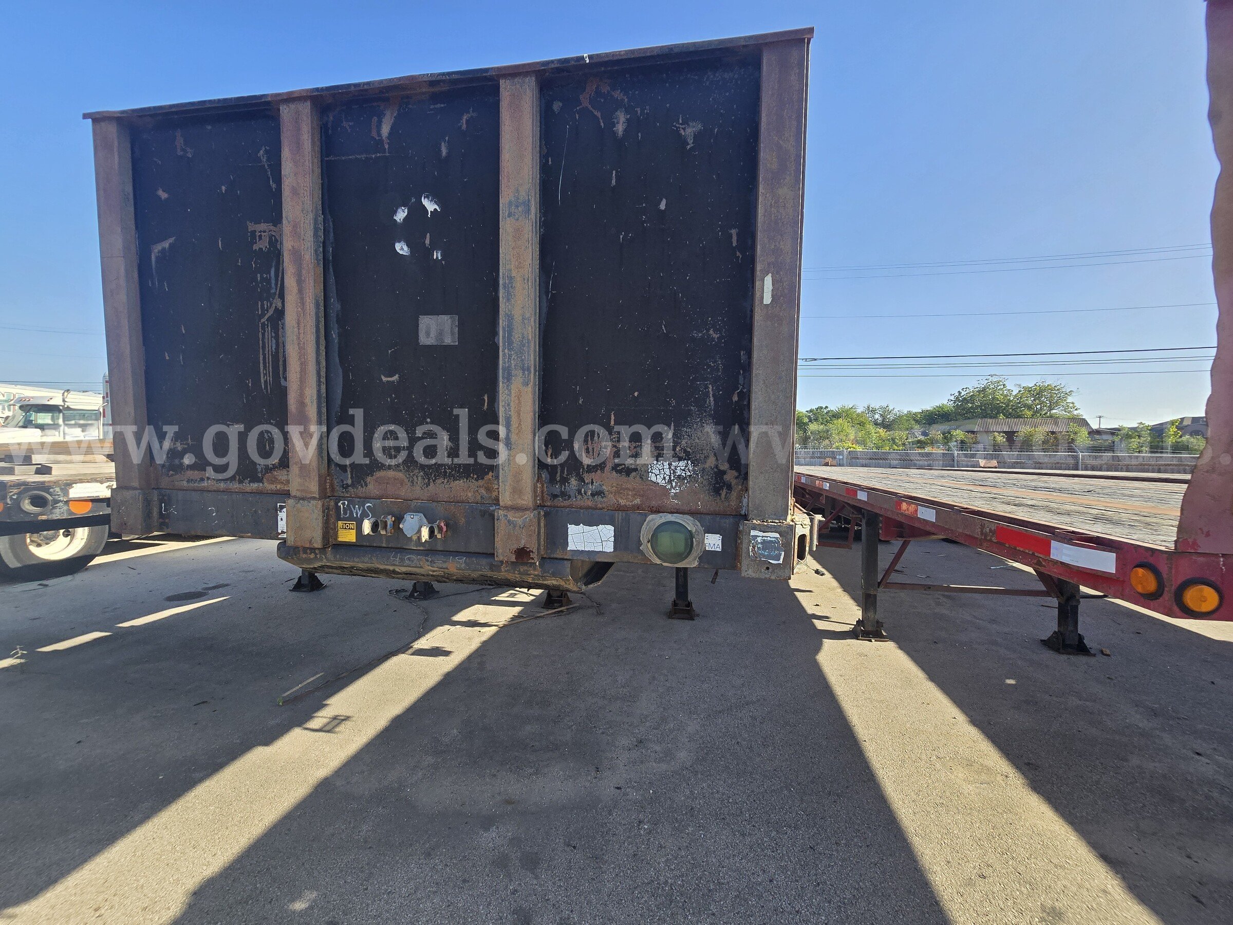 1998 Fruehauf T/A Flatbed Trailer Fruehauf  Government Surplus Auction - Photo #5