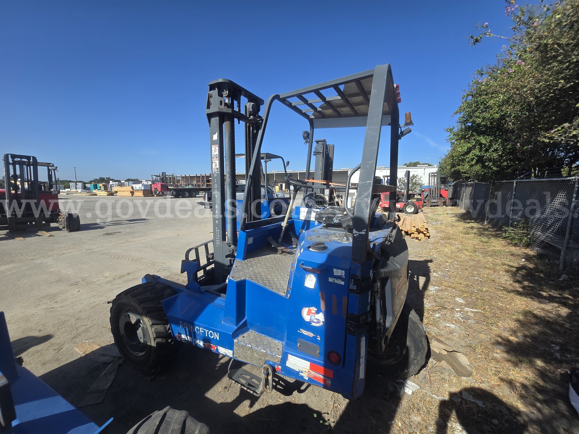 2014 Princeton PB50 Truck Mounted Forklift Princeton PB50 Government Surplus Auction - Photo #2