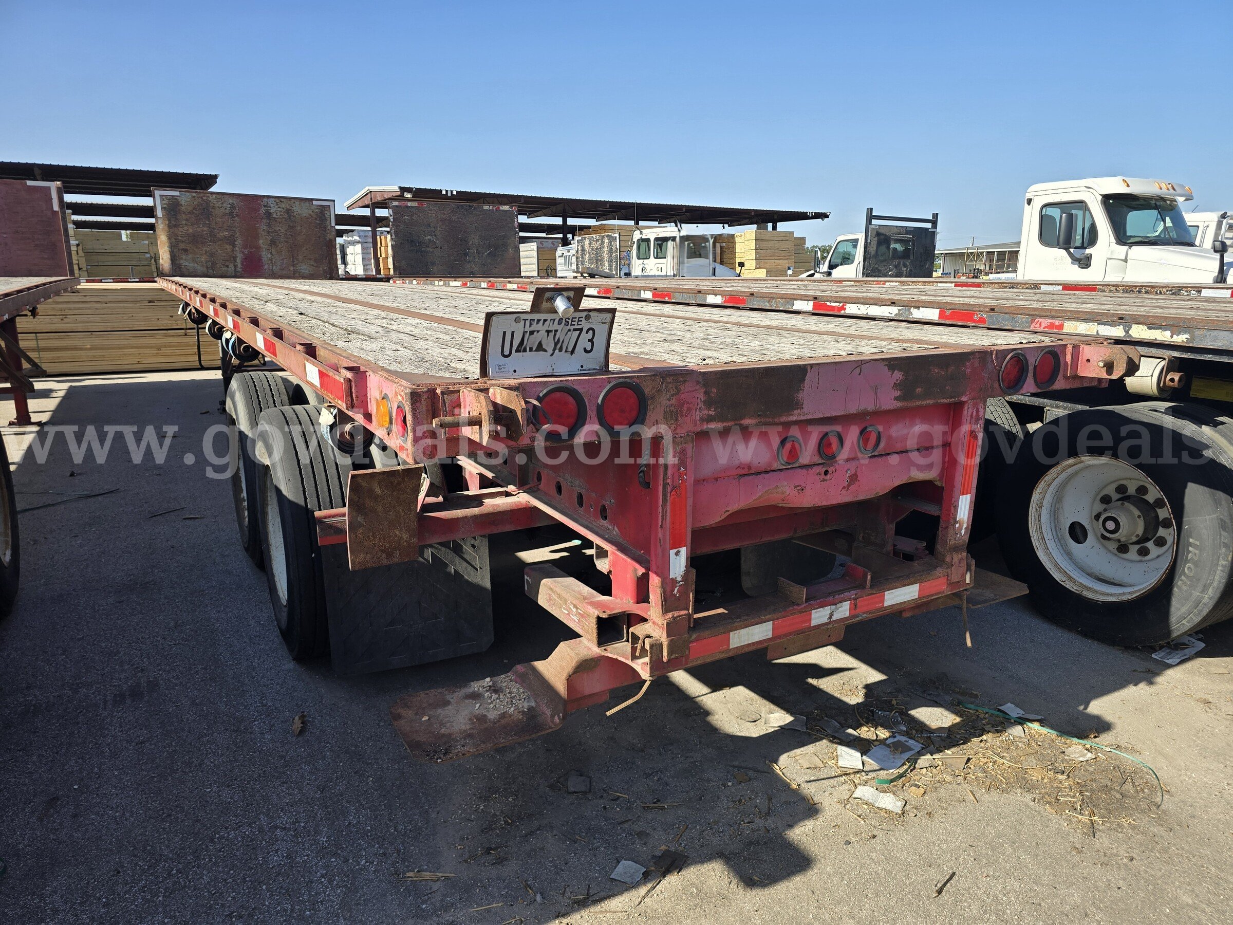 2006 Clark CFBT2006 T/A Flatbed Trailer Clark CFBT2006 Government Surplus Auction - Photo #2
