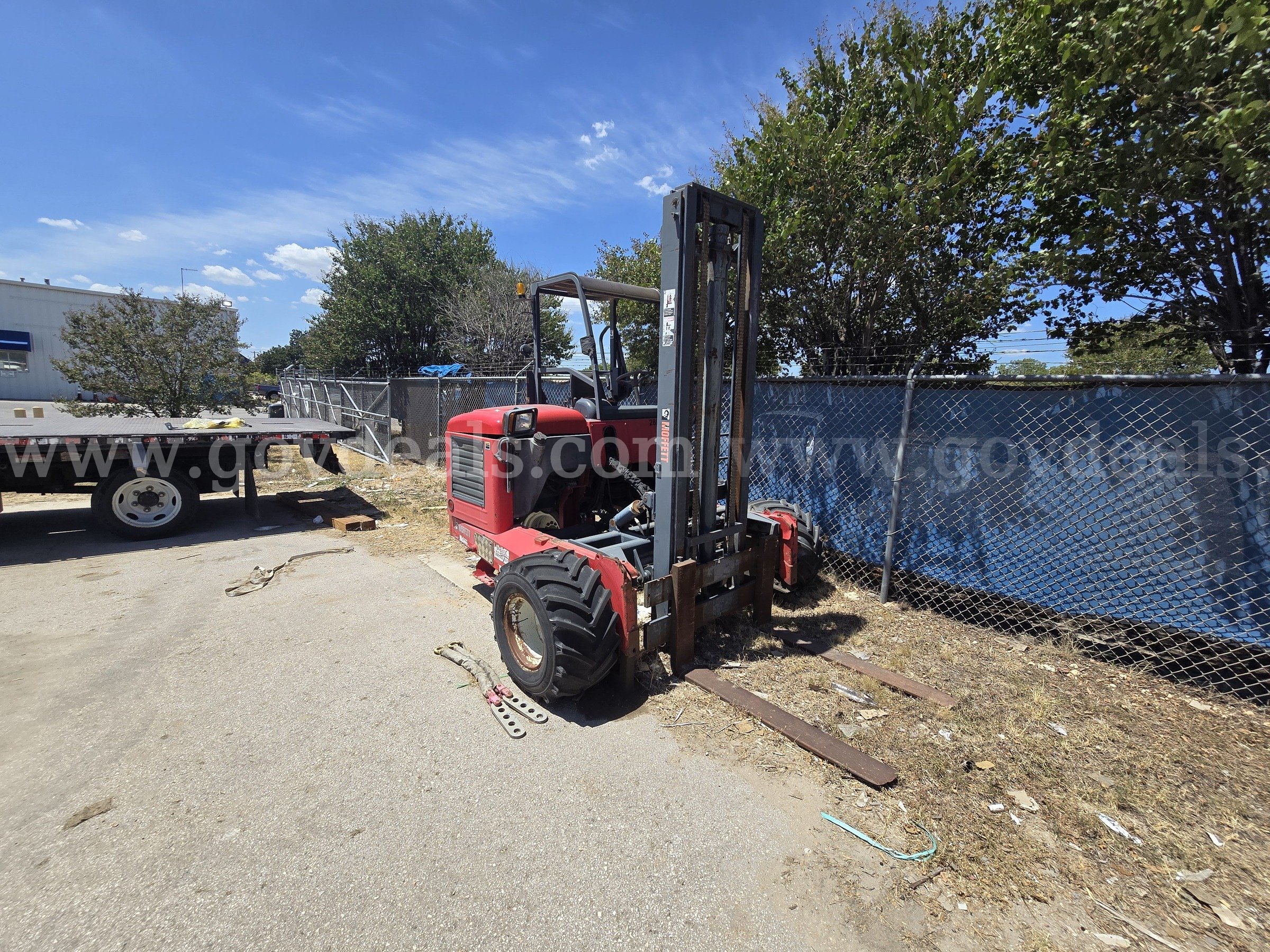 2012 Moffett M55 Truck Mounted Forklift-Inoperable Moffett M55 Government Surplus Auction - Photo #4