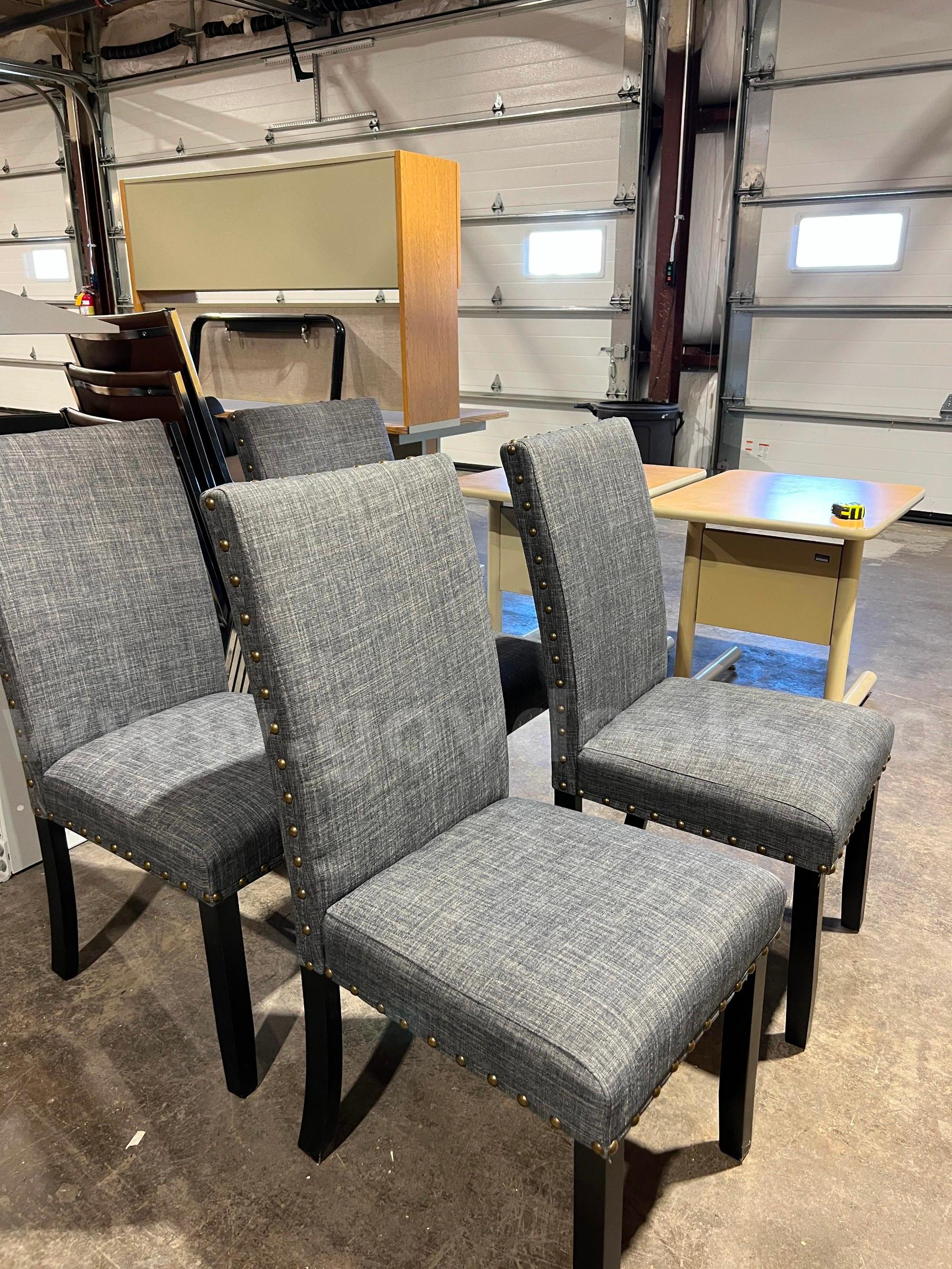 Cloth Chairs - lot of 4   Government Surplus Auction - Photo #2