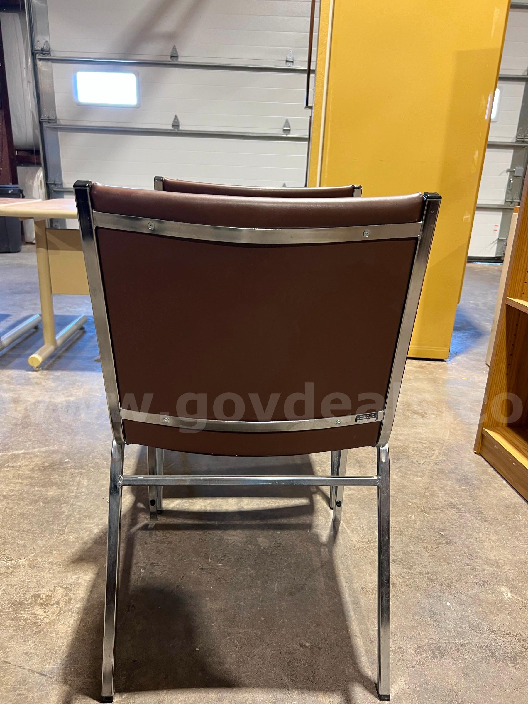 Padded Chairs - lot of 4   Government Surplus Auction - Photo #5