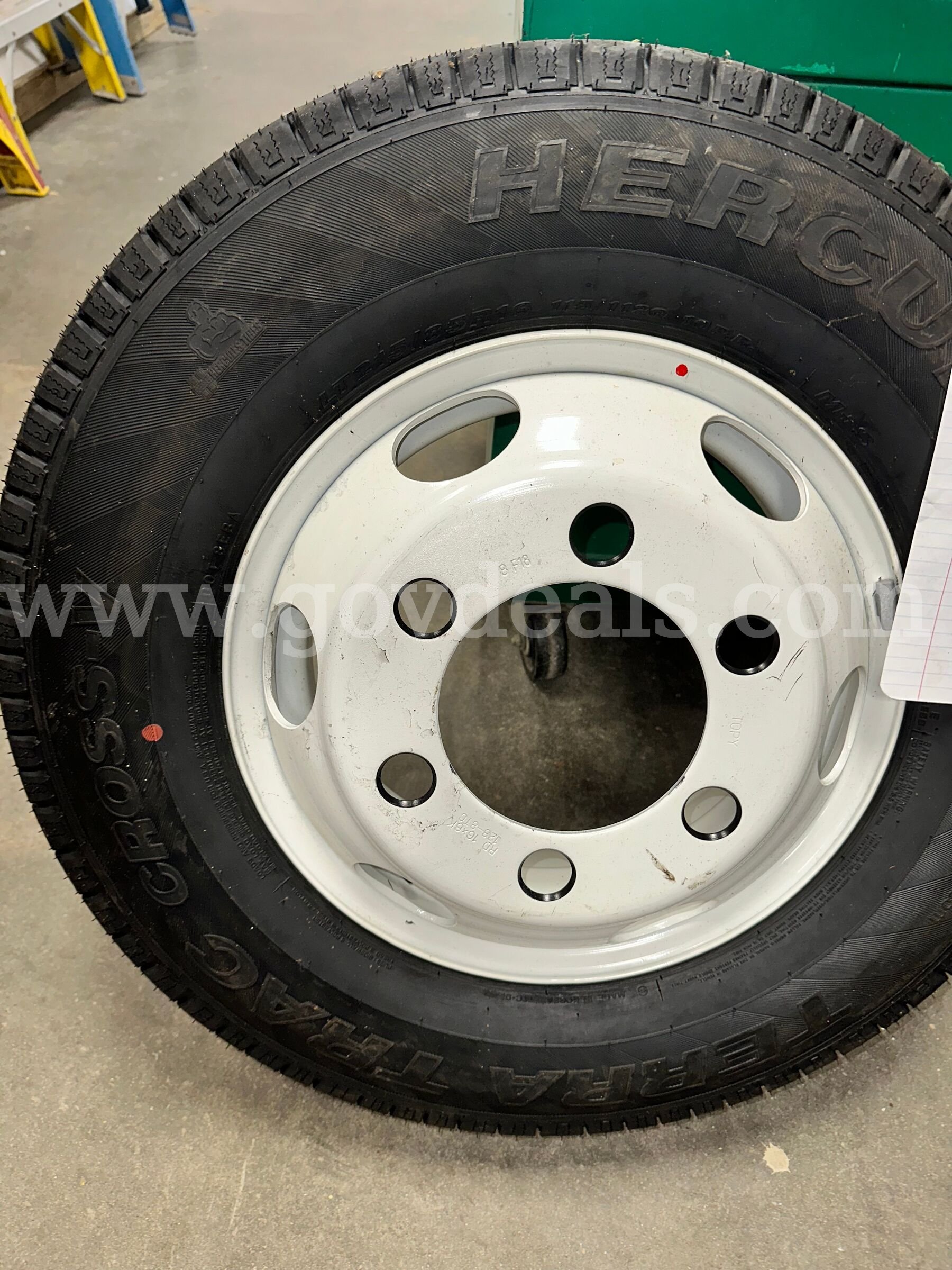 NEW Tire/Rim for 2013 Isuzu Box Truck Isuzu  Government Surplus Auction - Photo #3
