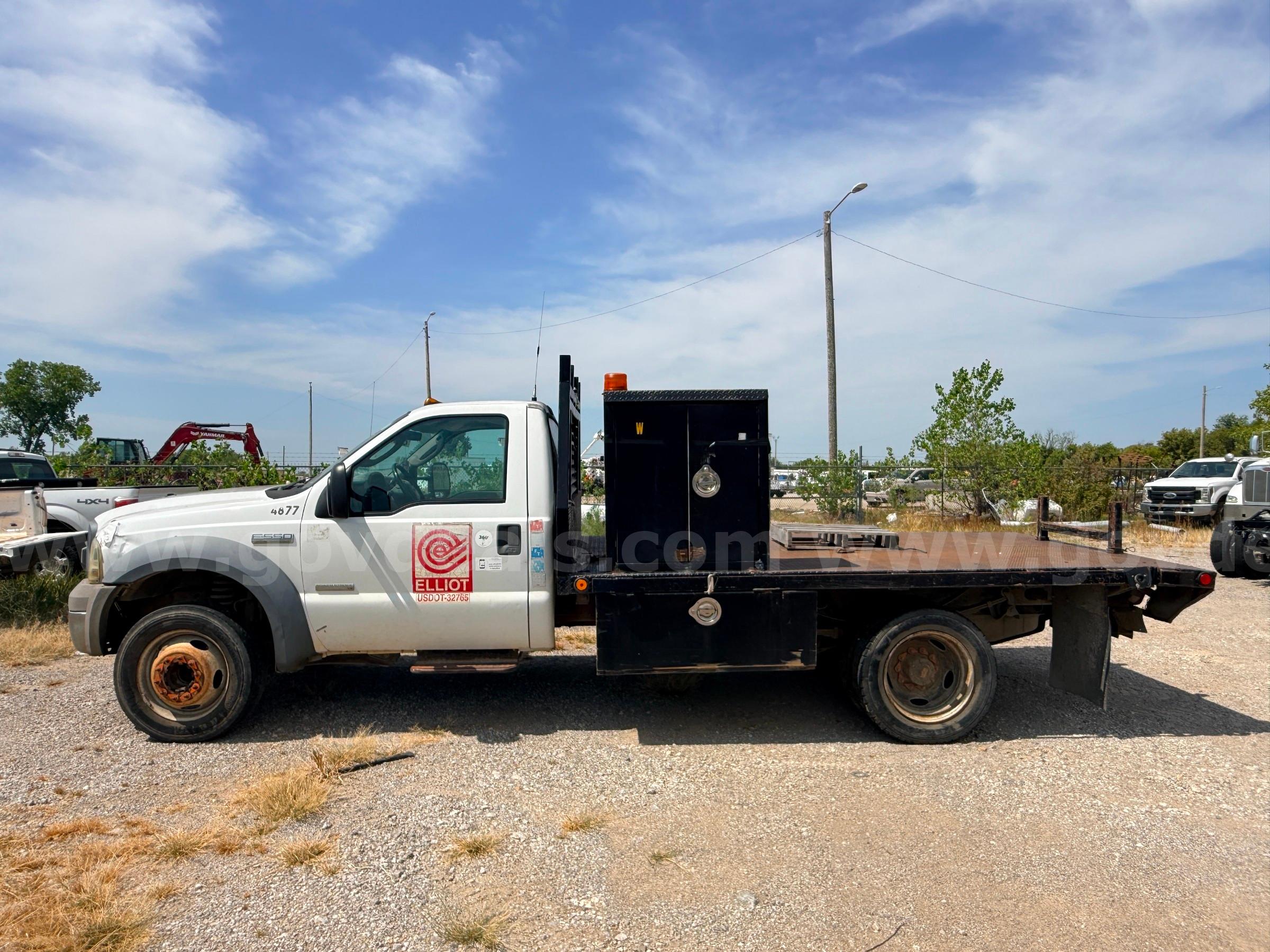 2005 Ford F-550 Ford F-550 Government Surplus Auction - Photo #2