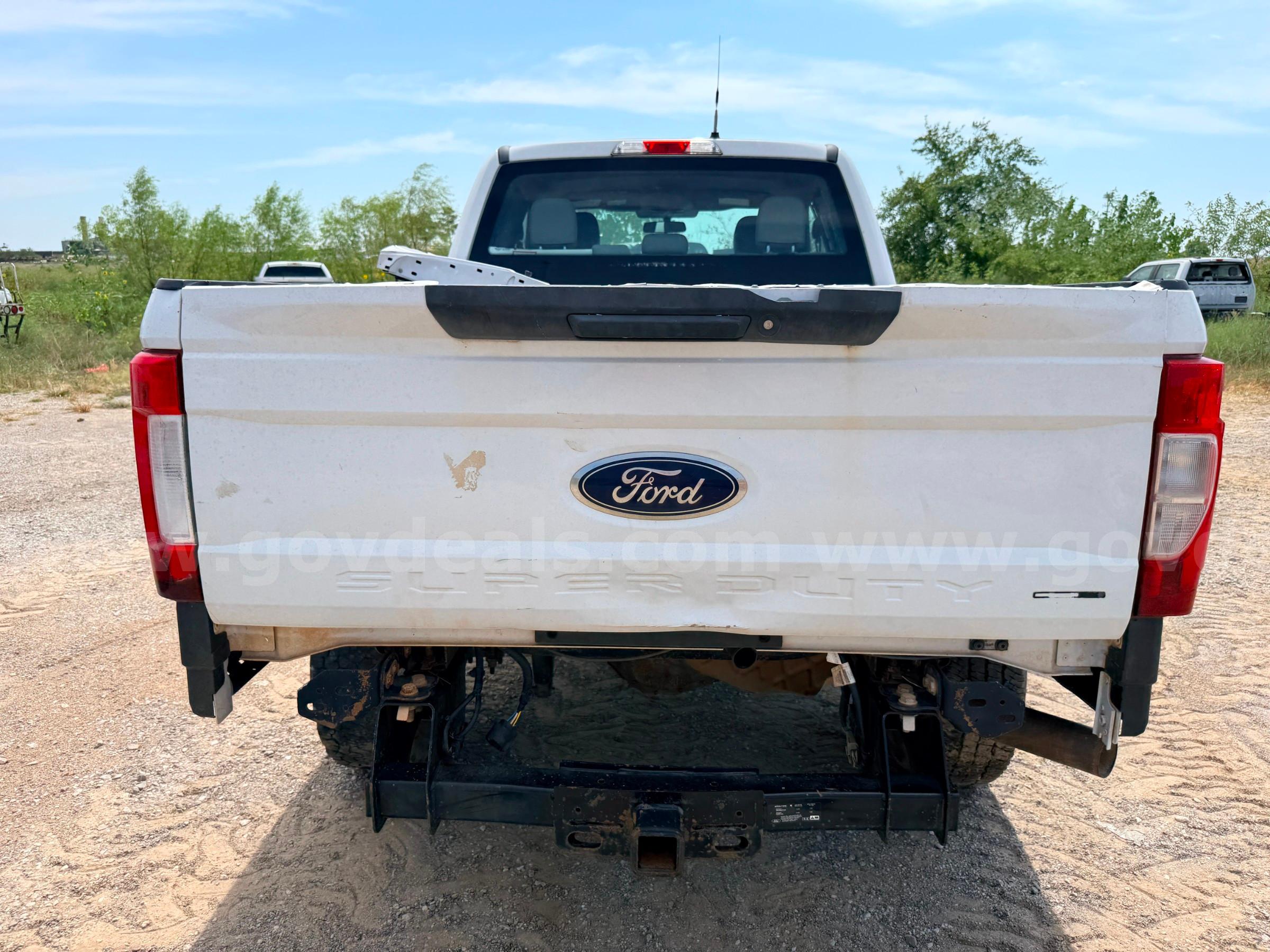 2017 Ford F-250 SD XL SuperCab 4WD Ford F-250 Government Surplus Auction - Photo #4