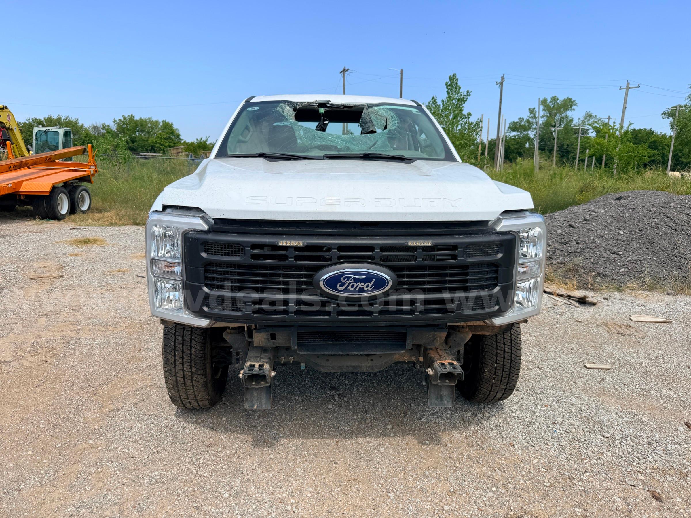 2024 Ford F-250 SD XL Crew Cab 4WD Ford F-250 Government Surplus Auction - Photo #2