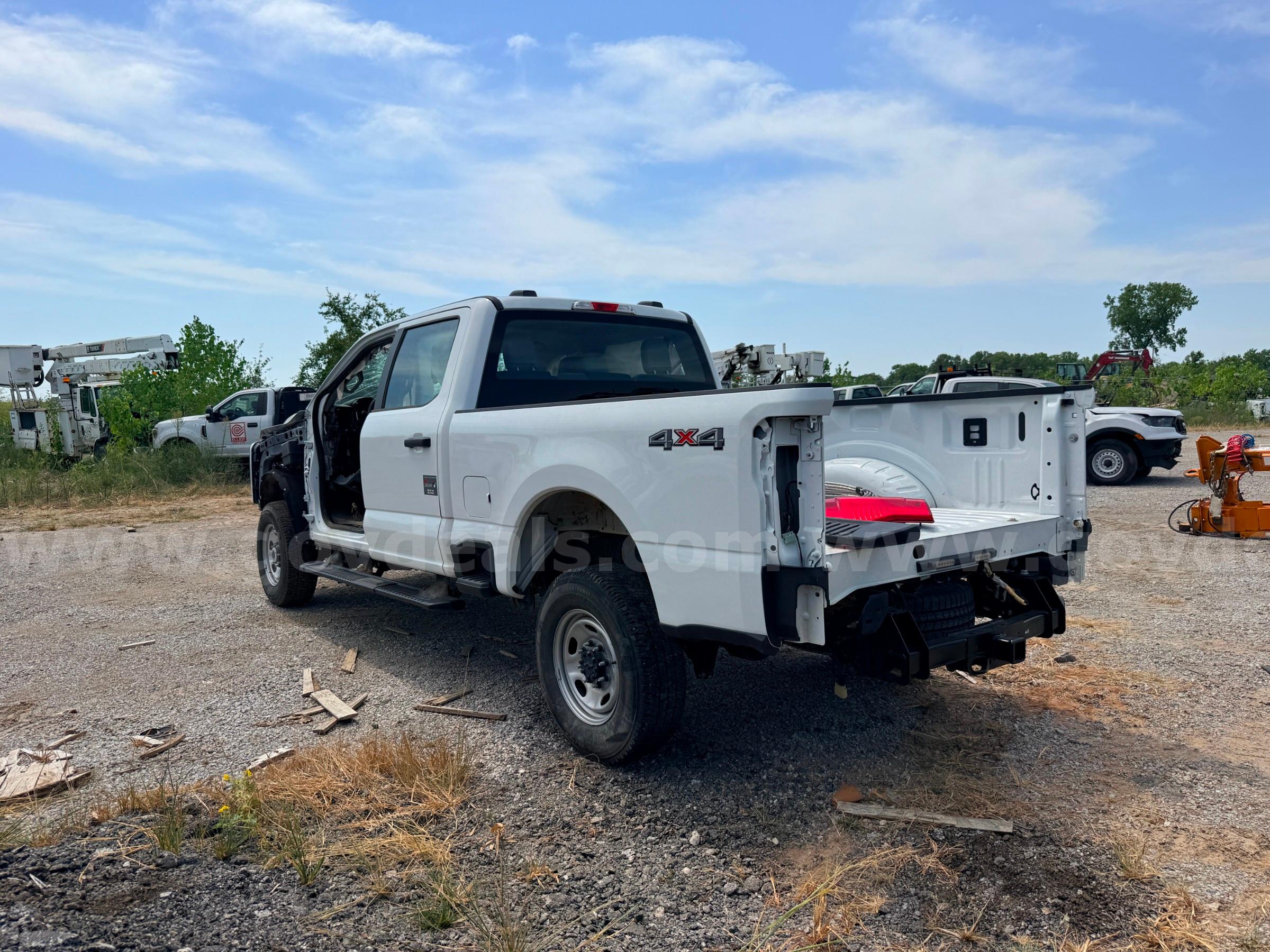 2024 Ford F-250 SD XL Crew Cab 4WD Ford F-250 Government Surplus Auction - Photo #5