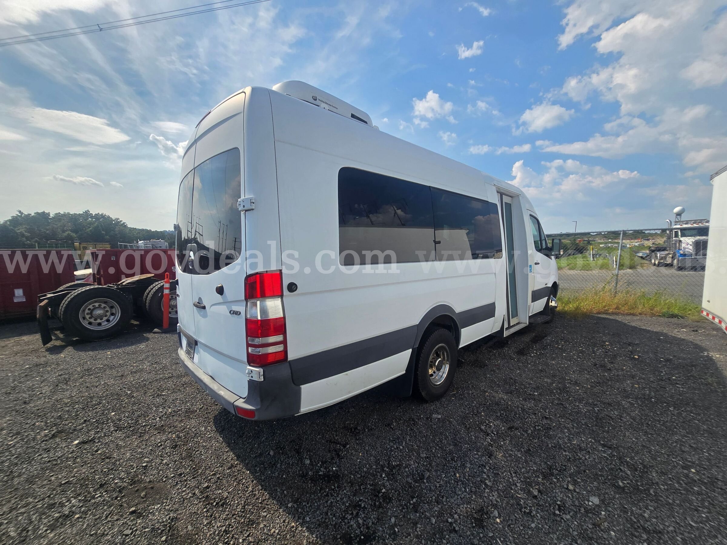 2009 Dodge Sprinter Van (very low miles) Dodge Sprinter Van Government Surplus Auction - Photo #6