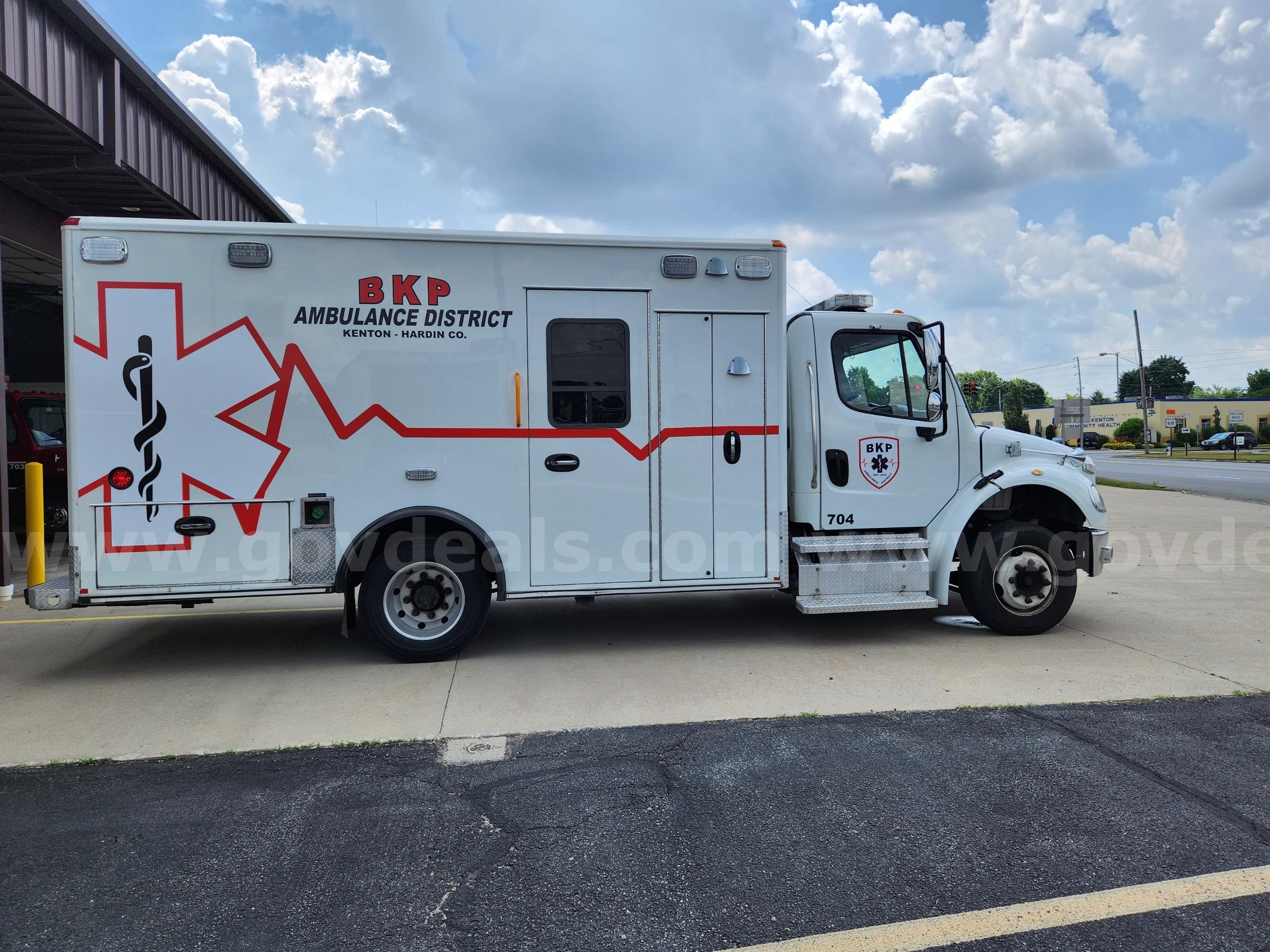 2013 Freightliner M2 106 Ambulance  SEE VIDEO!!! Freightliner 106 Government Surplus Auction - Primary Photo