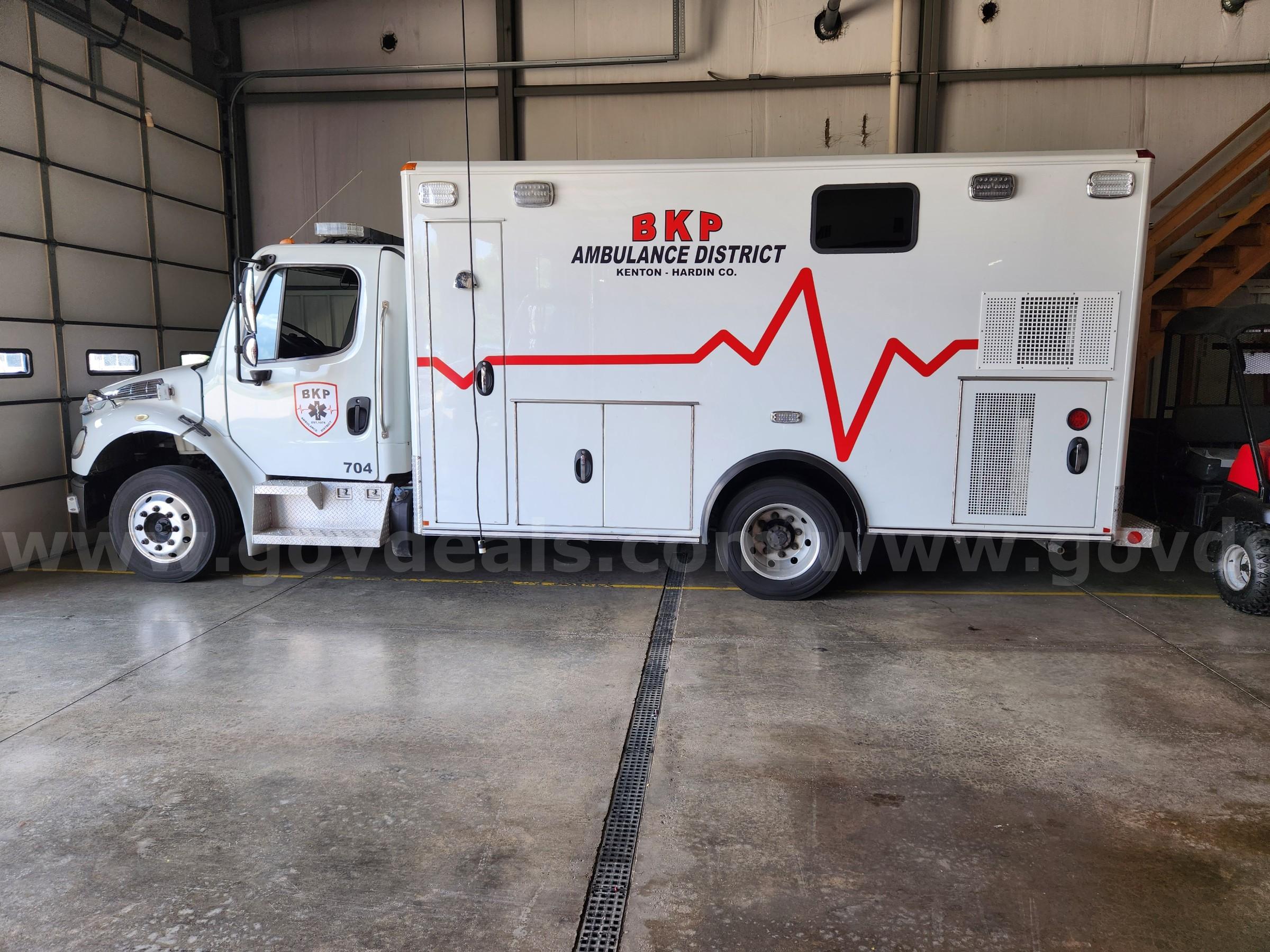 2013 Freightliner M2 106 Ambulance  SEE VIDEO!!! Freightliner 106 Government Surplus Auction - Photo #3