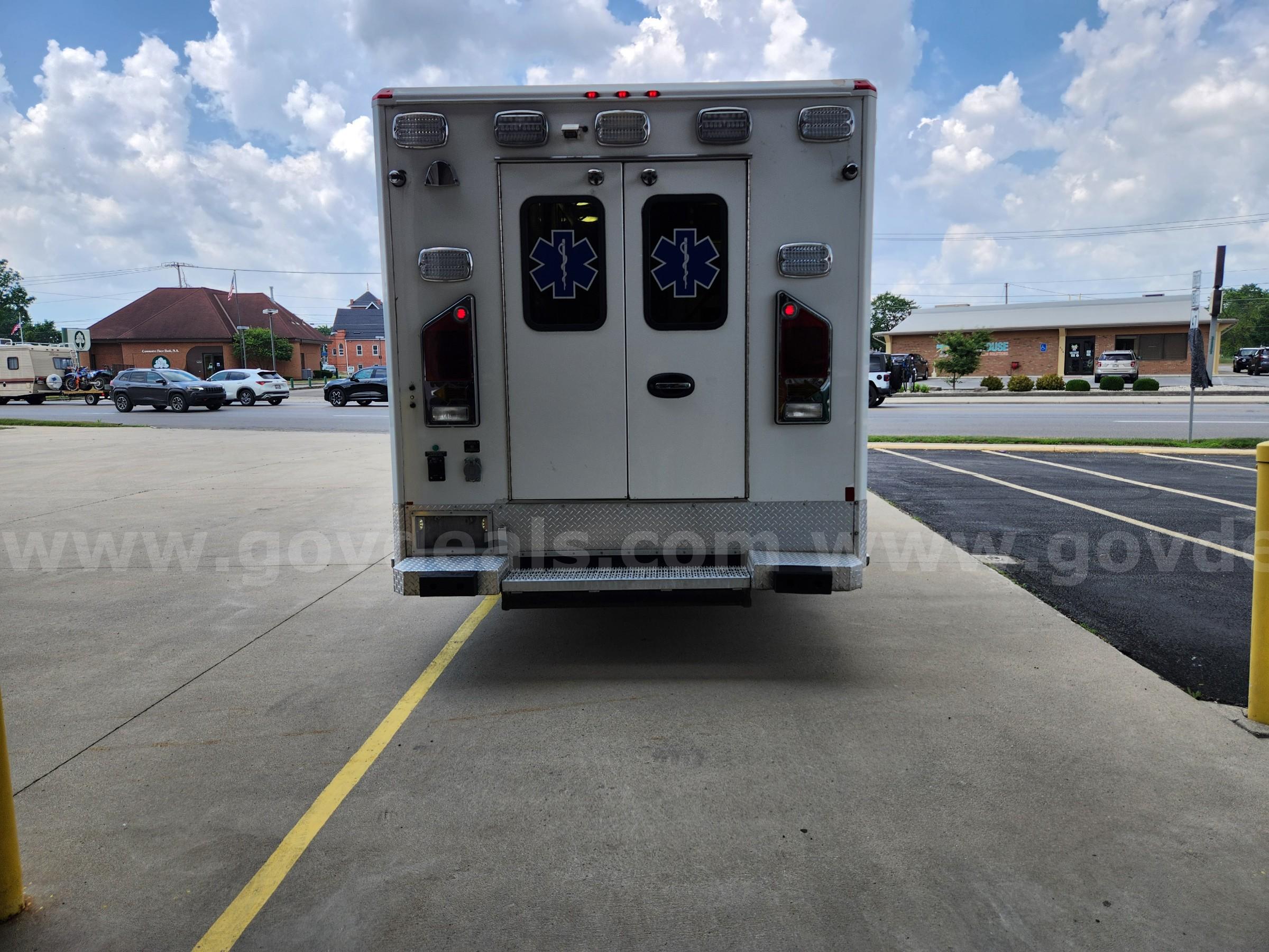 2013 Freightliner M2 106 Ambulance  SEE VIDEO!!! Freightliner 106 Government Surplus Auction - Photo #4