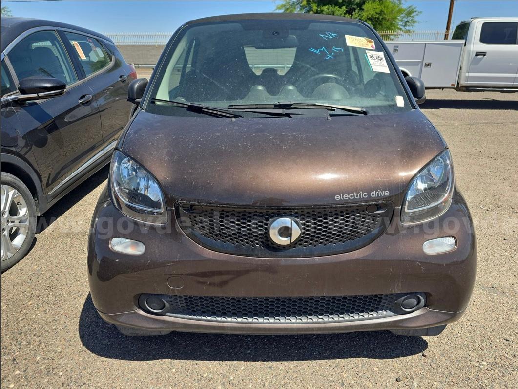 2018 smart fortwo smart fortwo Government Surplus Auction - Photo #3