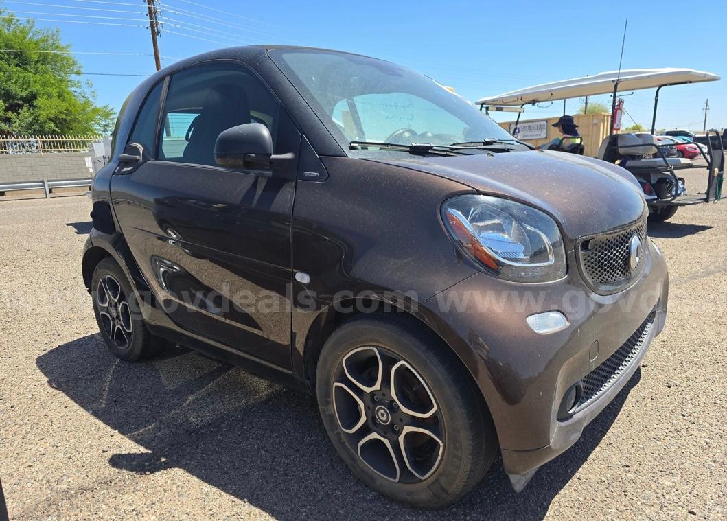 2018 smart fortwo smart fortwo Government Surplus Auction - Photo #4