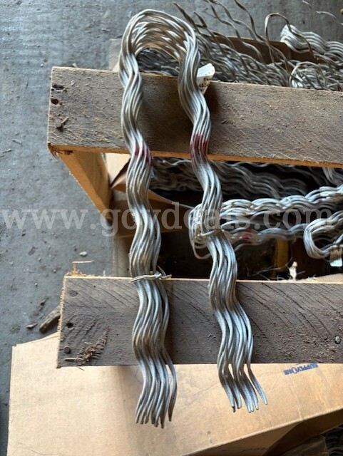 Pallet of #2 Service Hanger