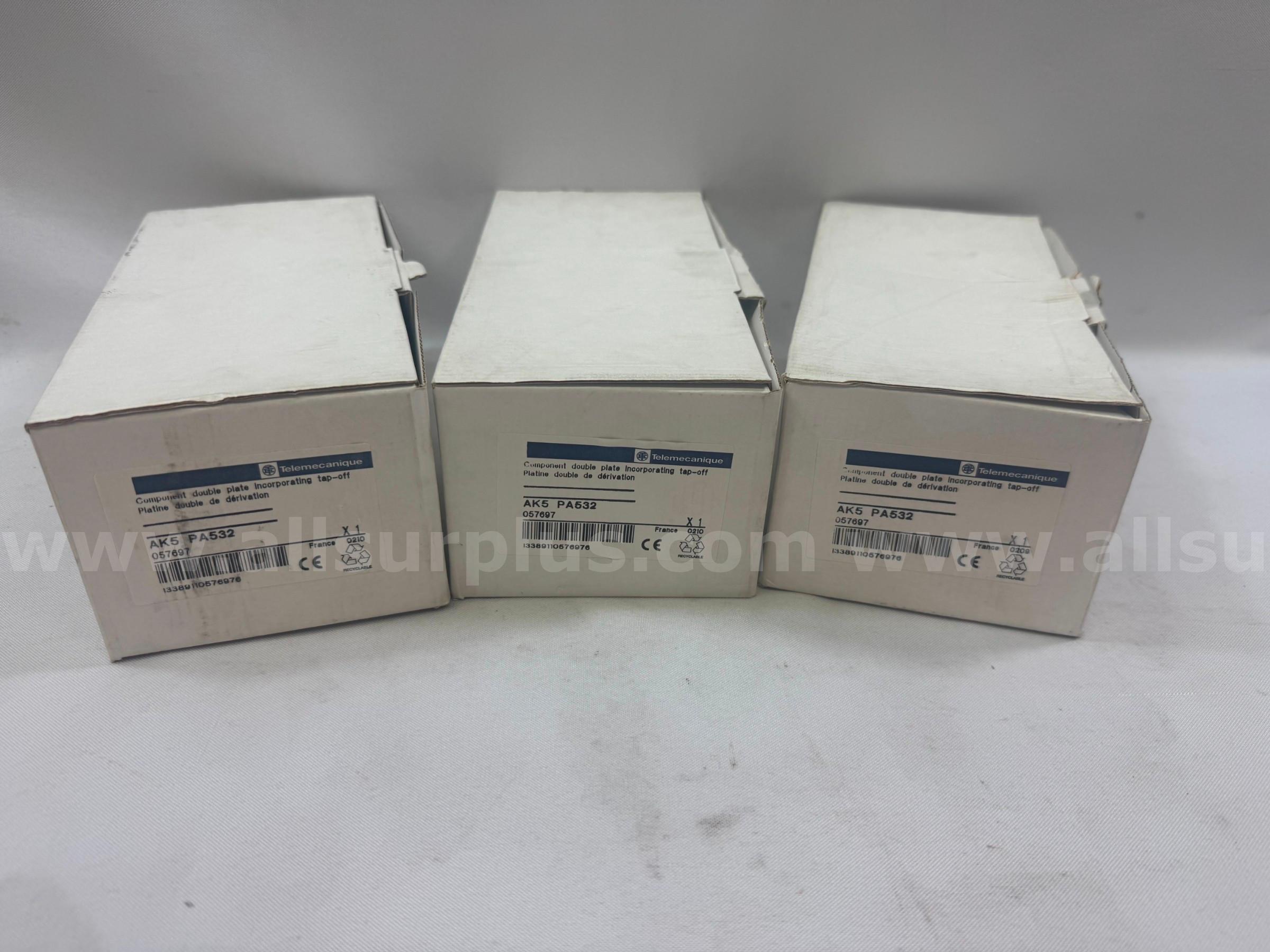 *NEW* (LOT OF 3)  TELEMECANIQUE / SCHNEIDER ELECTRIC AK5 PA532