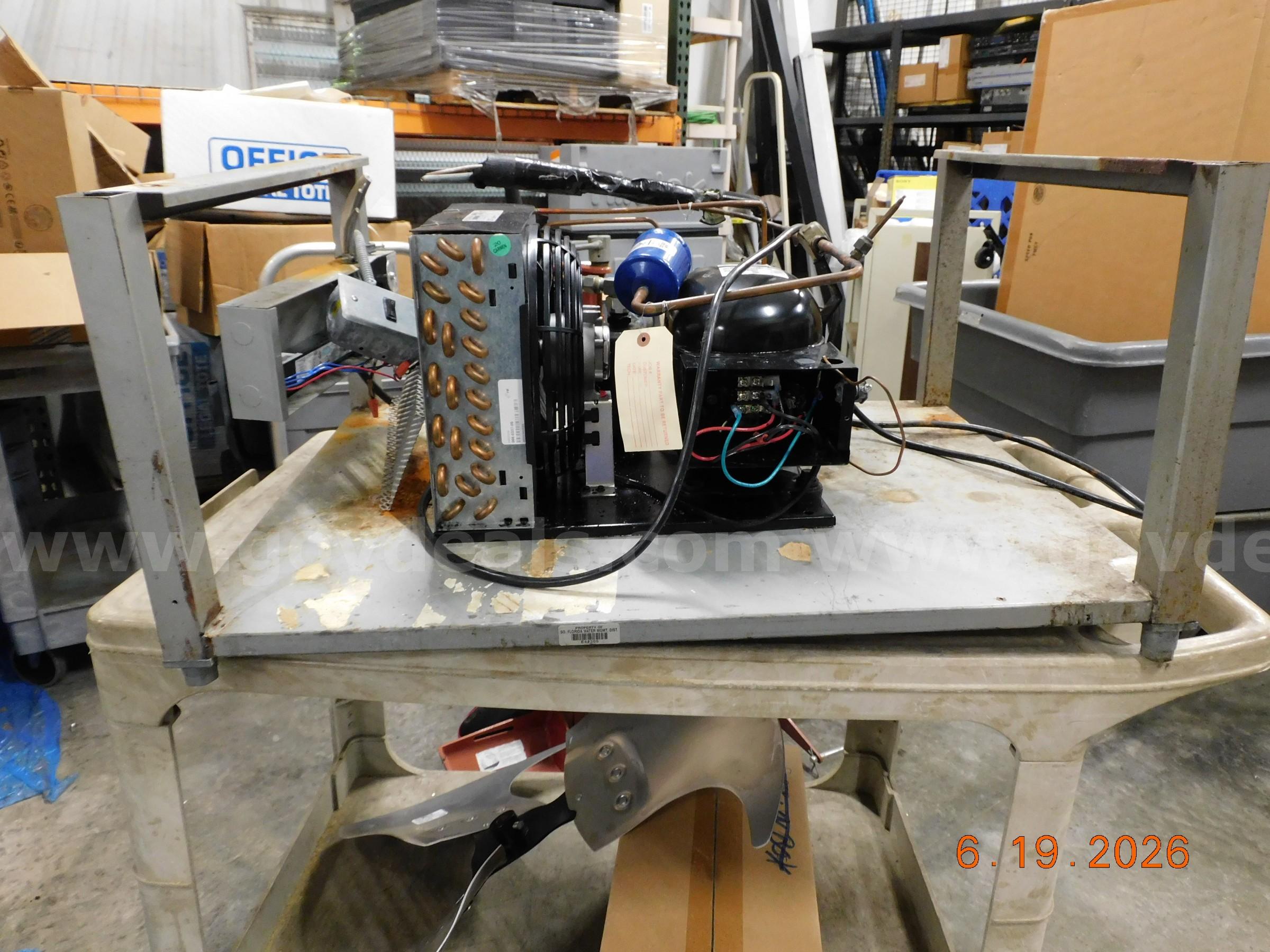 New in Box Trane 1 1/2 HP Fan Motor & Blade for Chiller and Used Condensor for Grab n Go Food Display Trane P56C77A05CXCN Government Surplus Auction - Photo #5