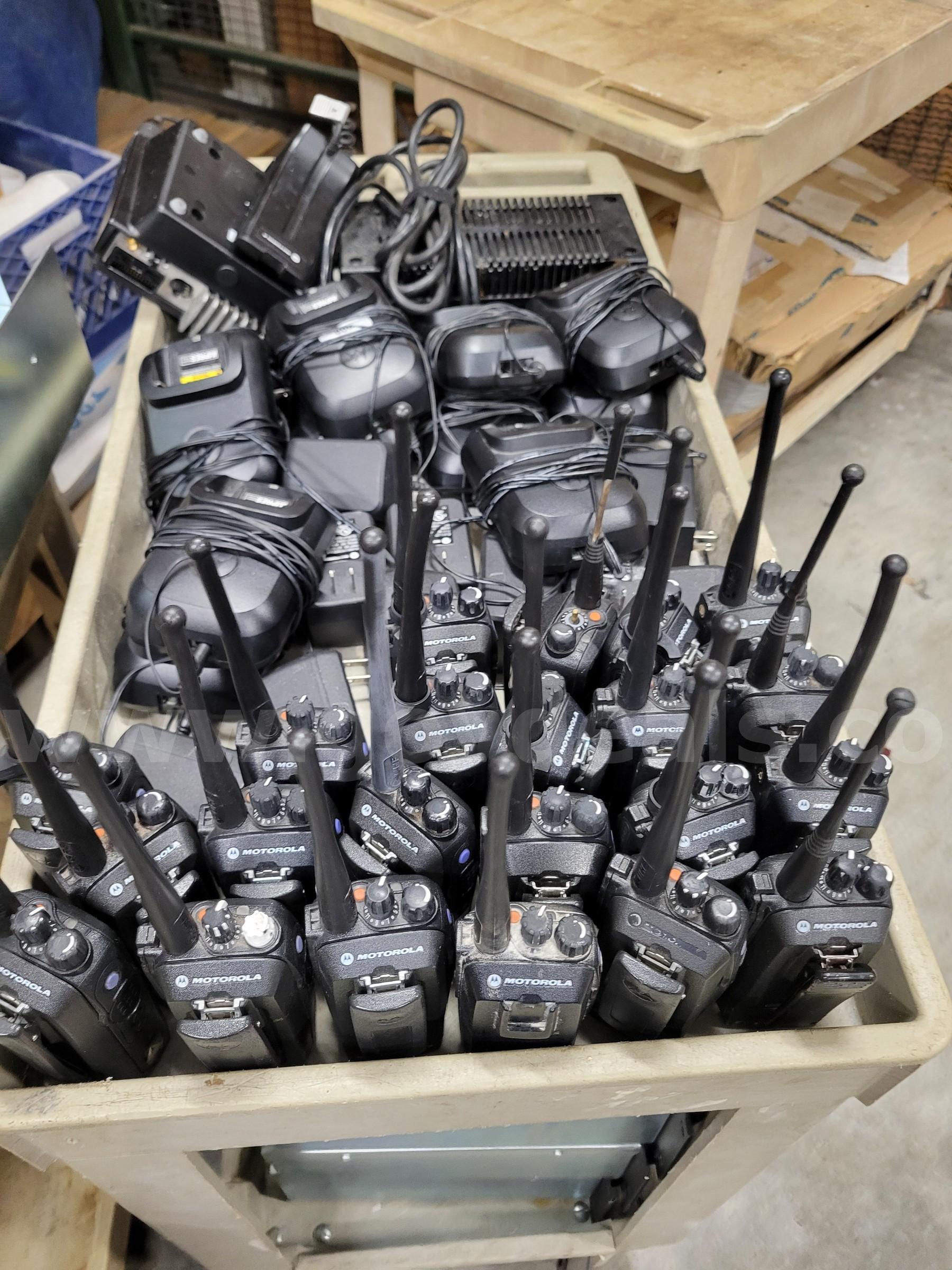 23 HANDHELD MOTOROLA XPR 6550 RADIOS WITH REPEATERS & CHARGERS MOTOROLA 6550 Government Surplus Auction - Photo #6