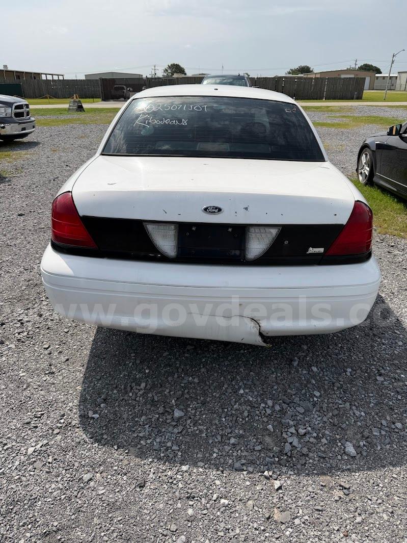 2009 Ford Crown Victoria Ford Crown Victoria Government Surplus Auction - Photo #2